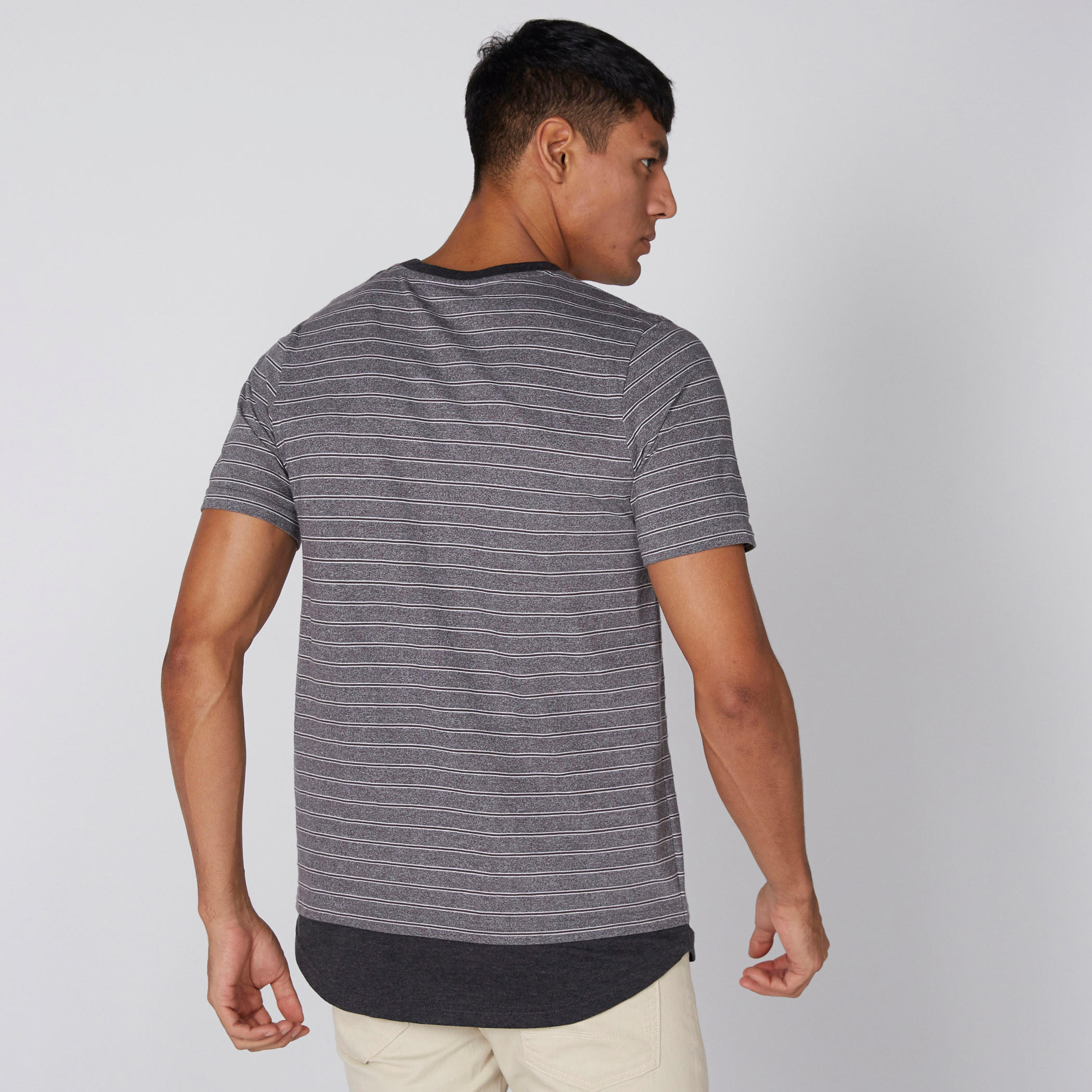 تيشيرت مقلّم بياقة مستديرة وأكمام قصيرة-men-clothing-tshirtsandpolos-tshirts-image-2