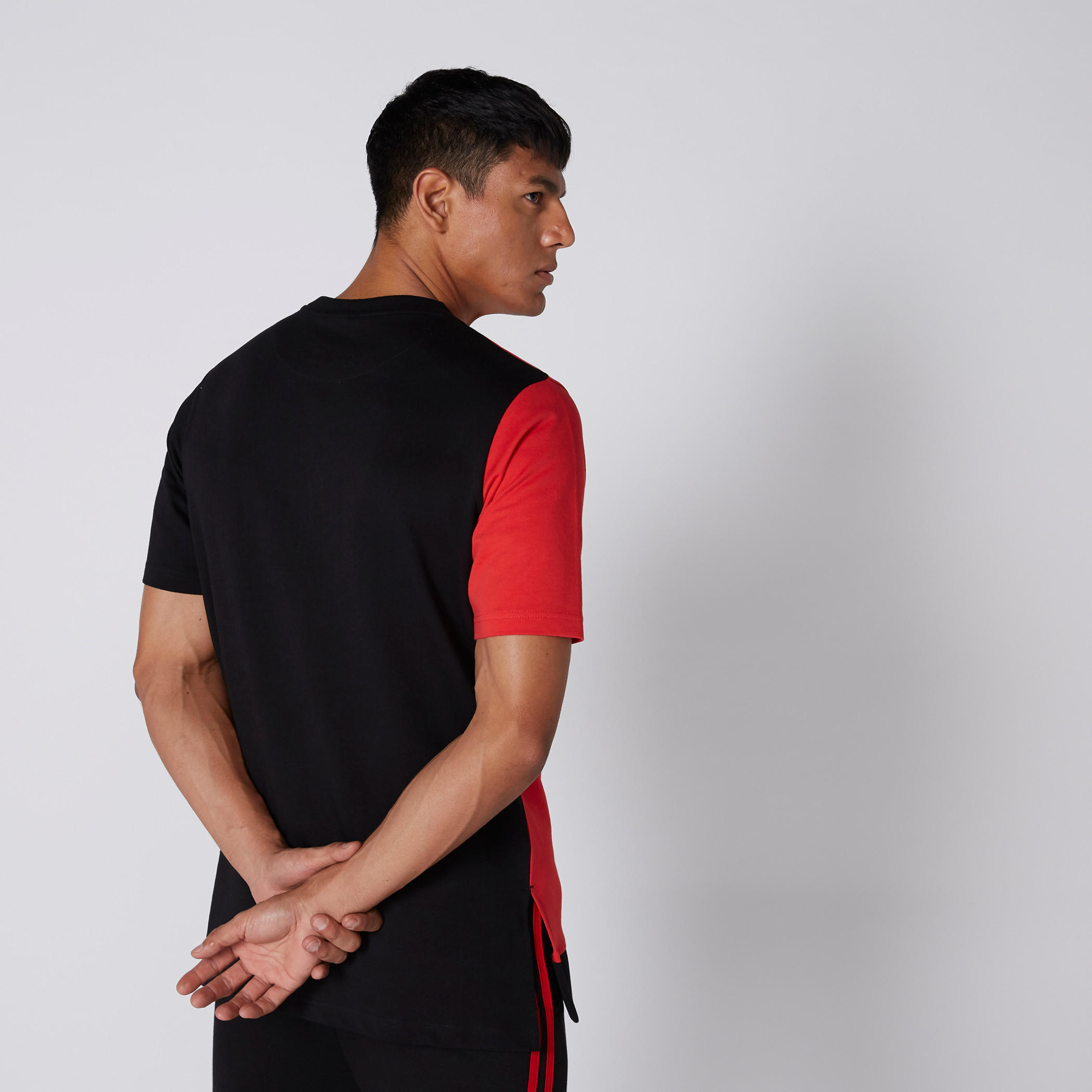 تيشيرت طويل بأكمام قصيرة وطبعات-men-clothing-tshirtsandpolos-tshirts-image-2