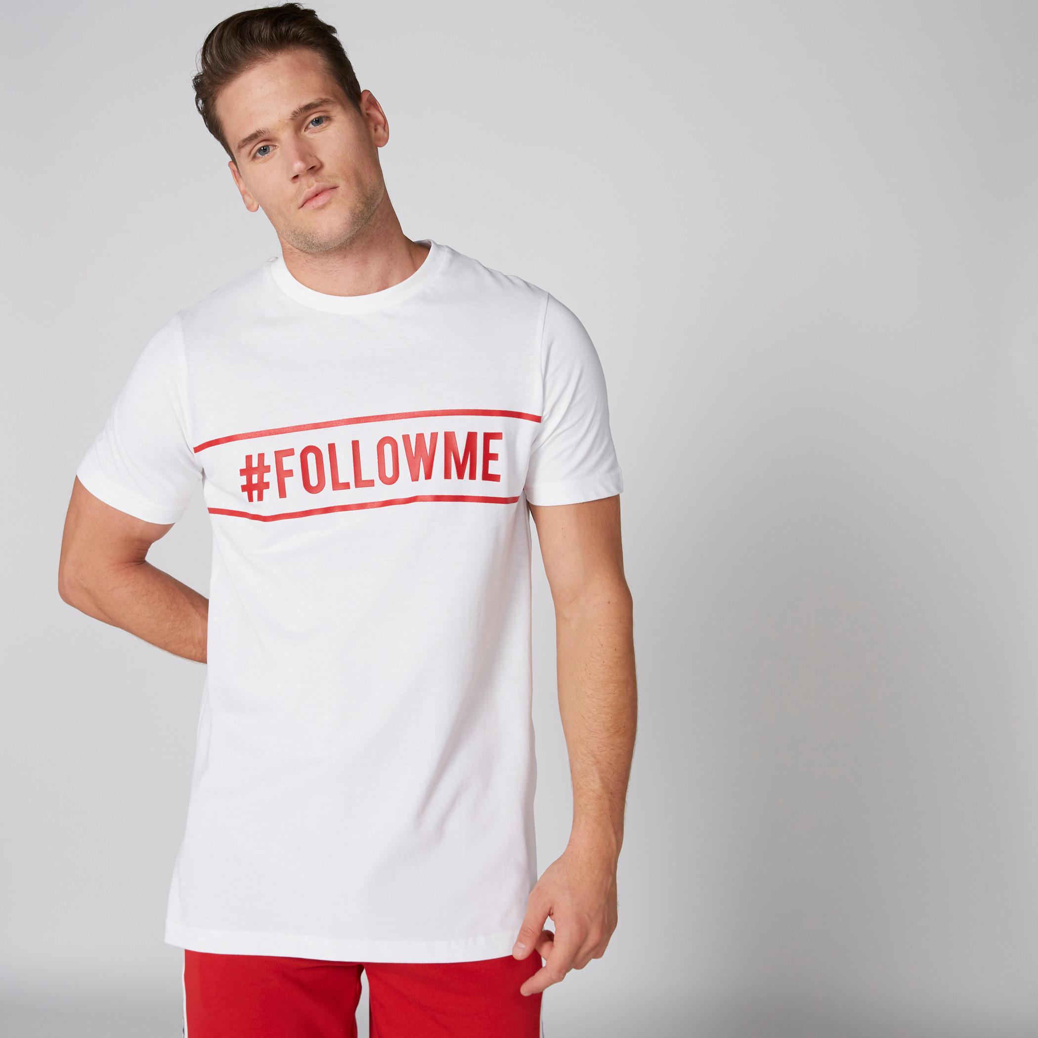 تيشيرت بياقة ضيّقة وأكمام قصيرة وطبعات-men-clothing-tshirtsandpolos-tshirts-image-1