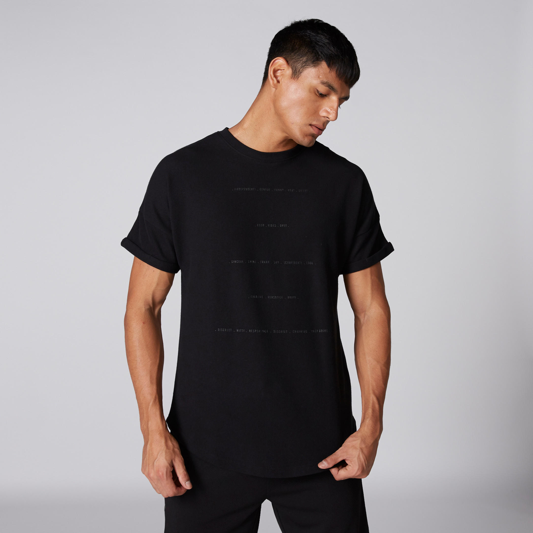 تيشيرت بياقة مستديرة وأكمام قصيرة وطبعات-men-clothing-tshirtsandpolos-tshirts-image-3