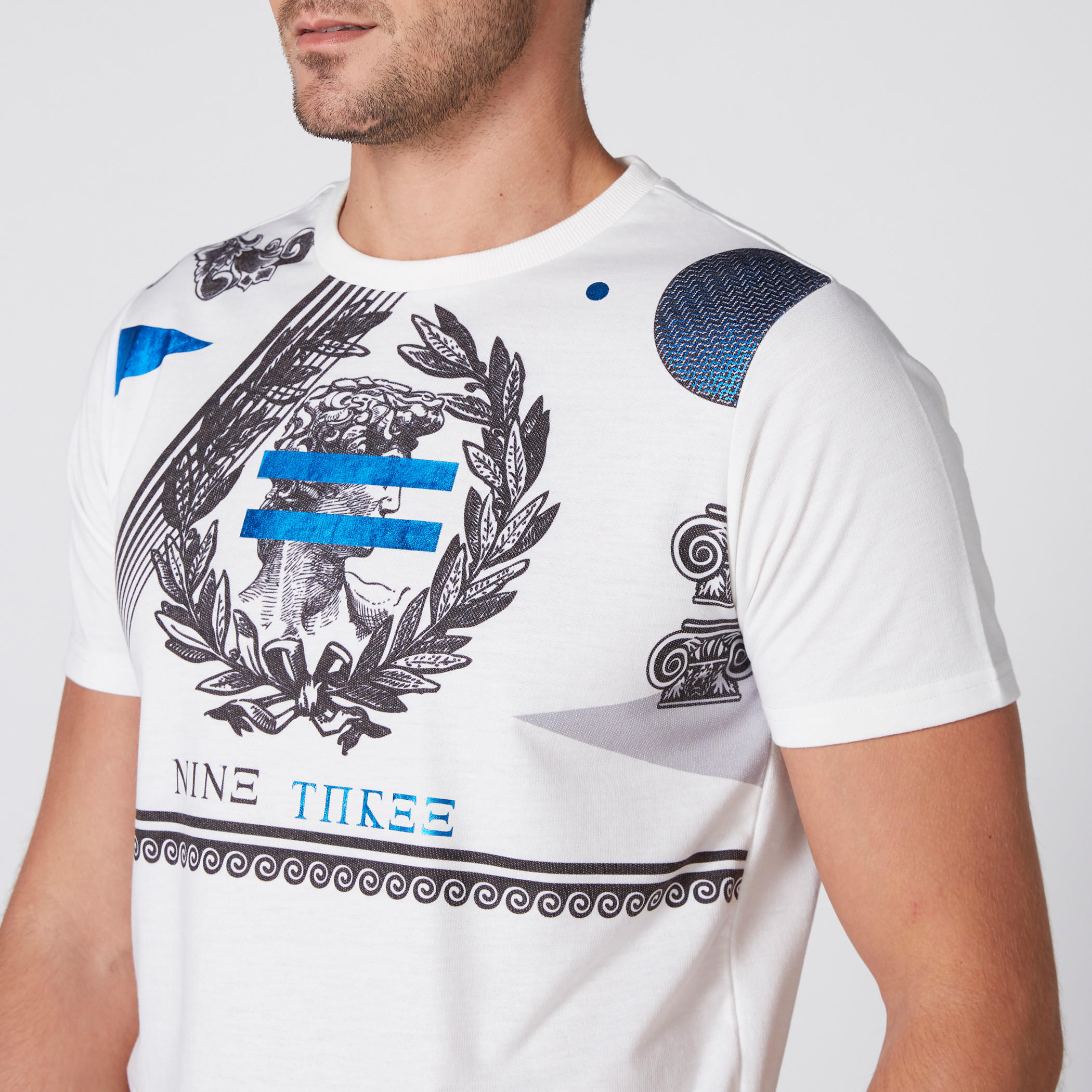 تيشيرت بياقة ضيّقة وأكمام قصيرة وطبعات-men-clothing-tshirtsandpolos-tshirts-image-3