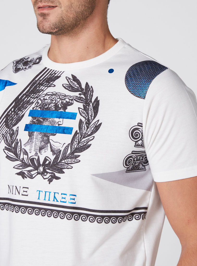 تيشيرت بياقة ضيّقة وأكمام قصيرة وطبعات-men-clothing-tshirtsandpolos-tshirts-image-3
