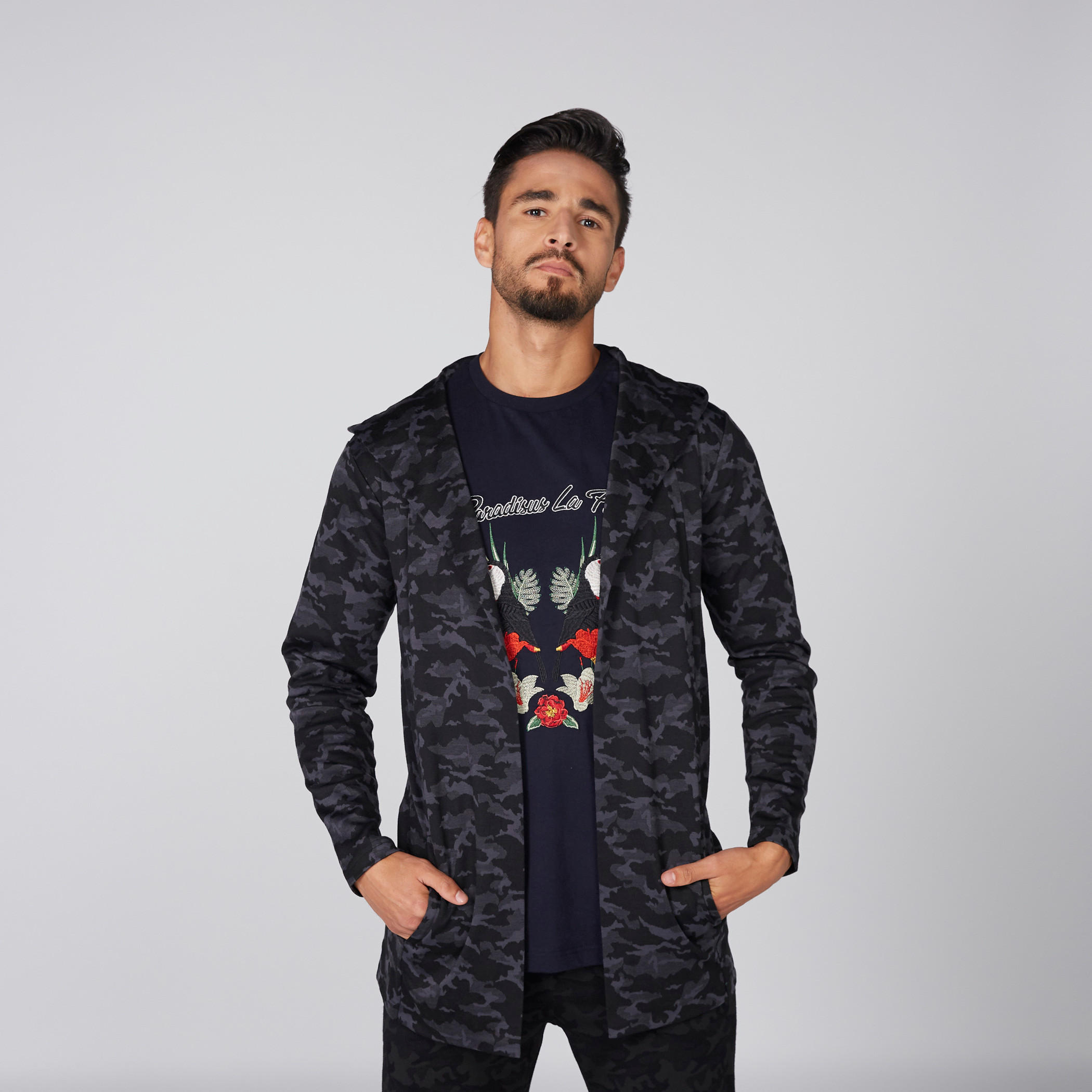 كارديجن بأكمام طويلة وطبعات مموّهة-men-clothing-sweatersandpullovers-image-1