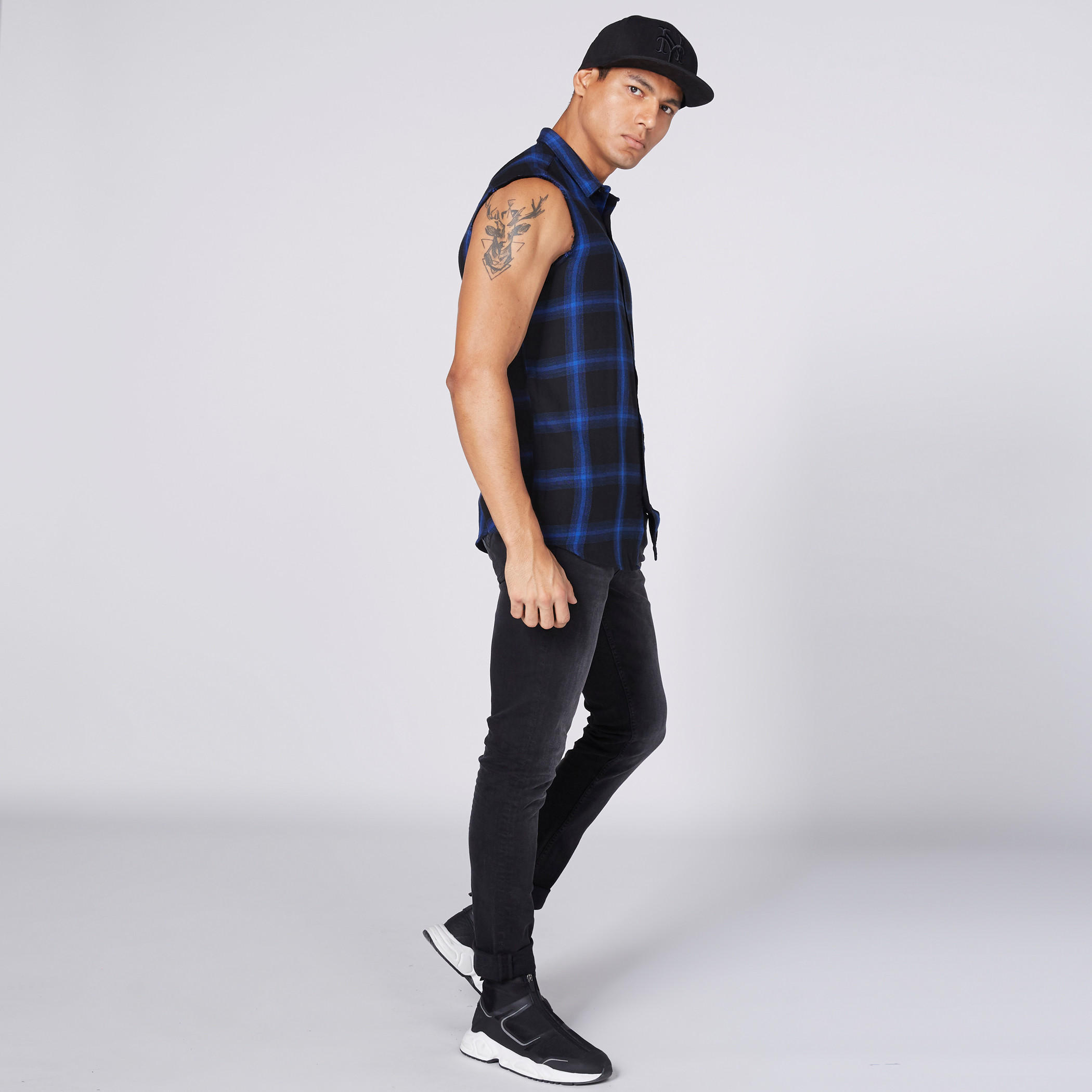 قميص كاروهات دون أكمام بأزرار-men-clothing-shirts-image-1