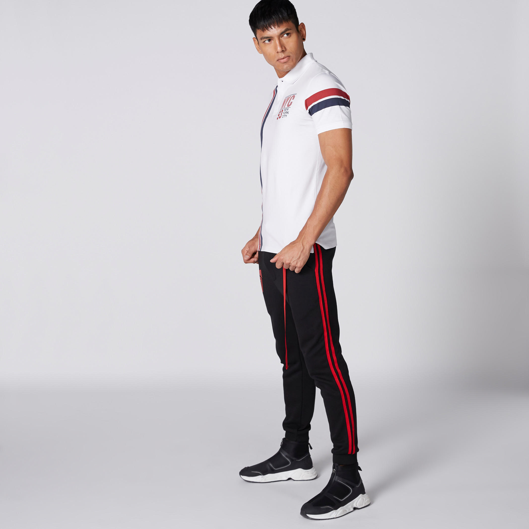 بنطال رياضي طويل بجيوب وطبعات-men-clothing-bottoms-joggers-image-1