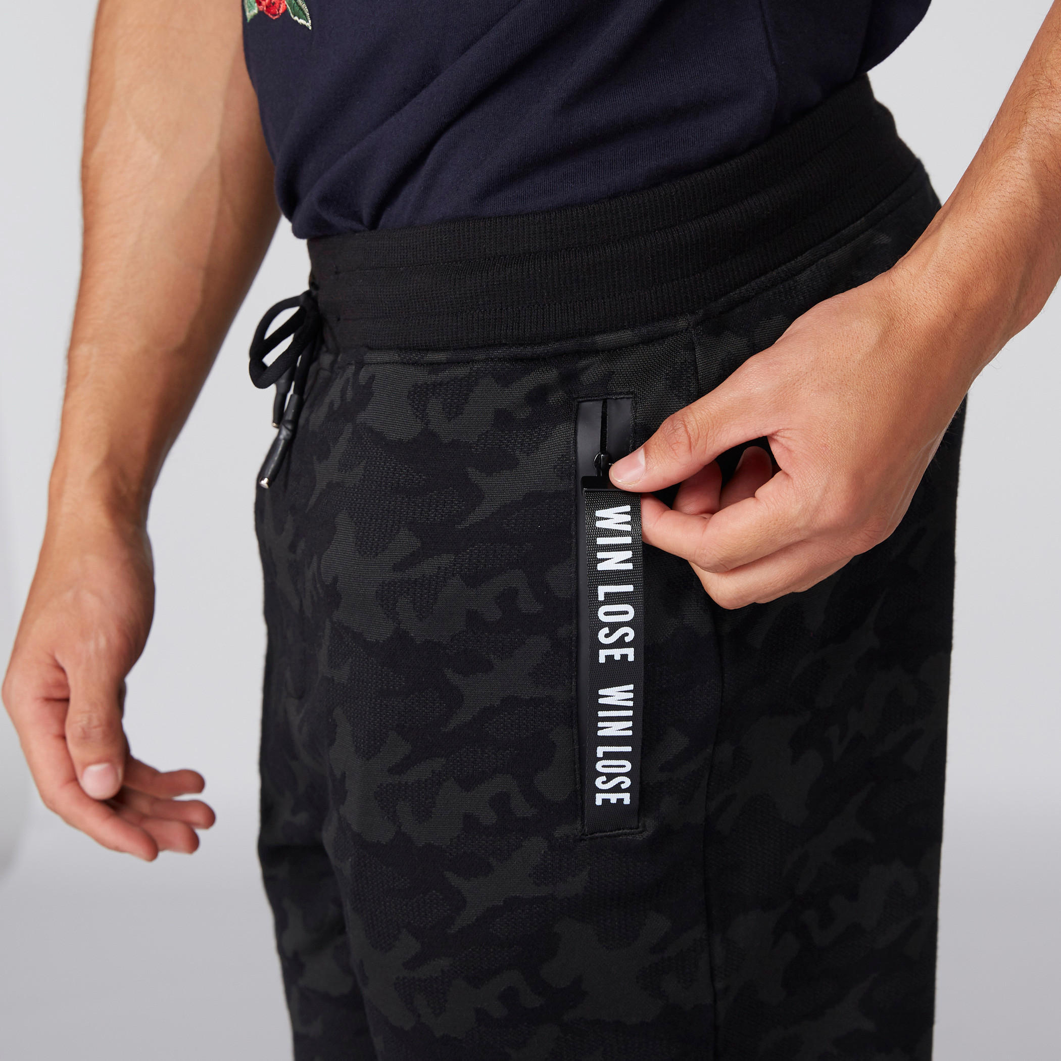 Shorts with Drawstrings and Elasticised Waistband-men-clothing-bottoms-shorts-image-3