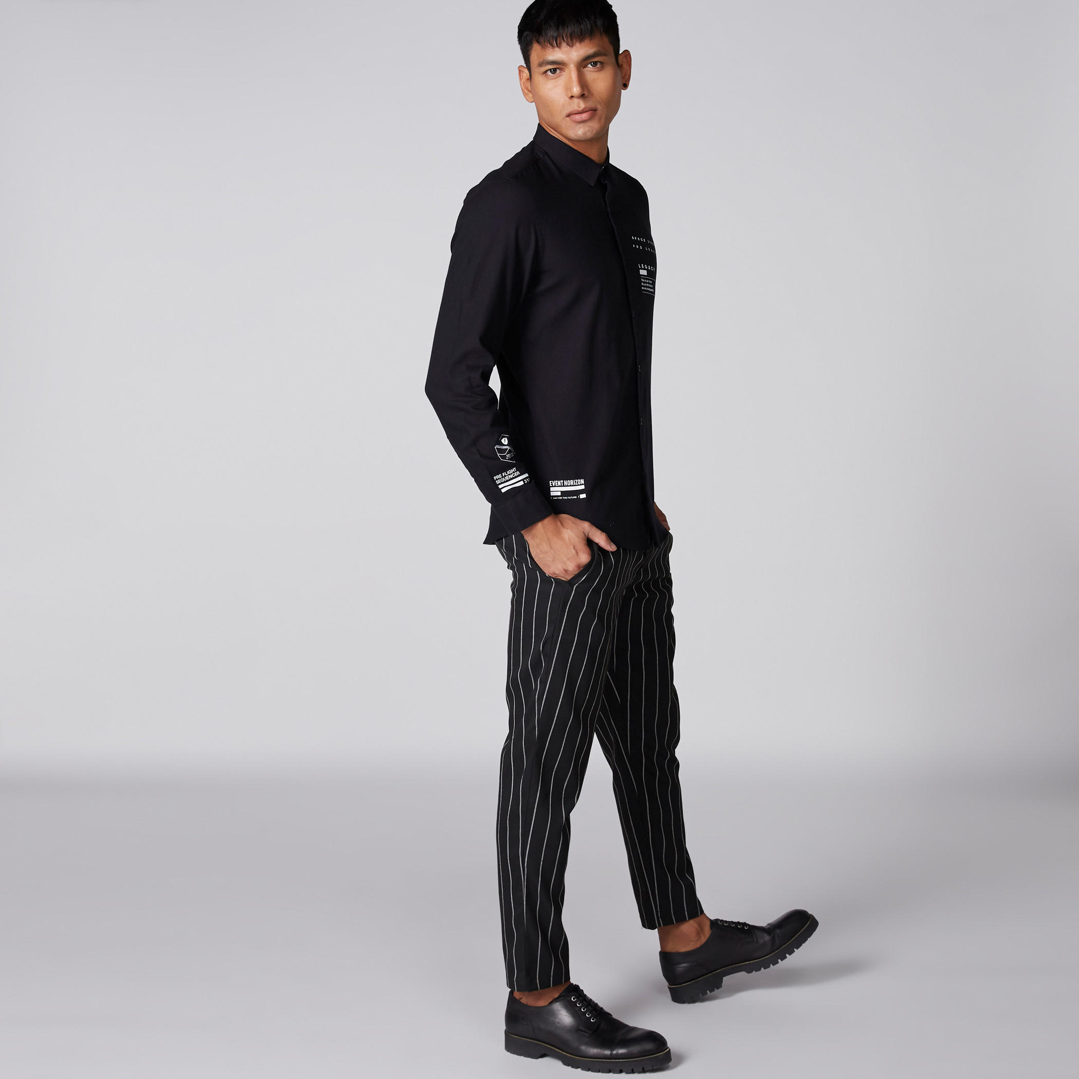 بنطال طويل مقلّم بخصر مطّاطي-men-clothing-bottoms-trousersandchinos-trousers-image-5