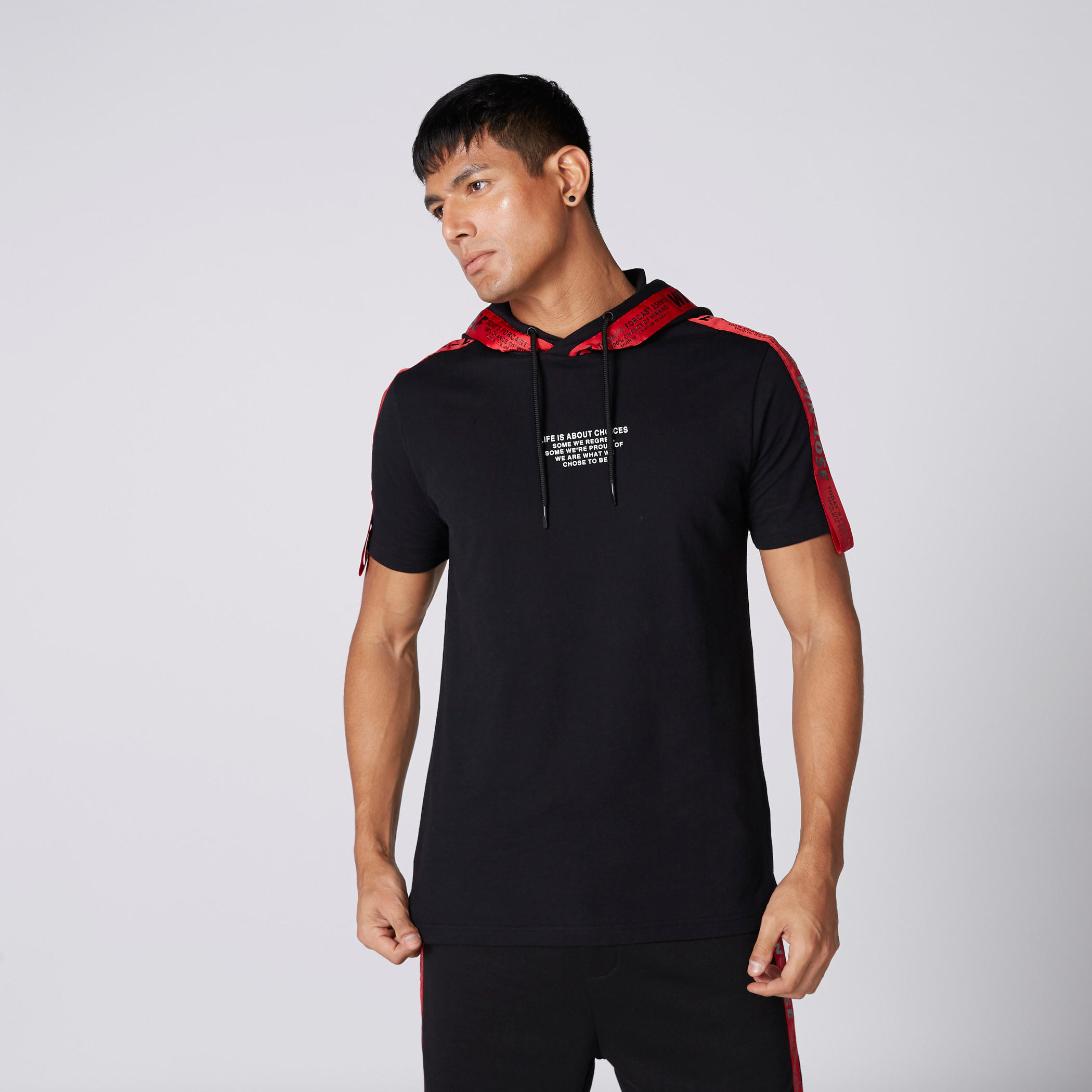 تيشيرت بأكمام قصيرة وطبعات وقبعة-men-clothing-tshirtsandpolos-tshirts-image-2