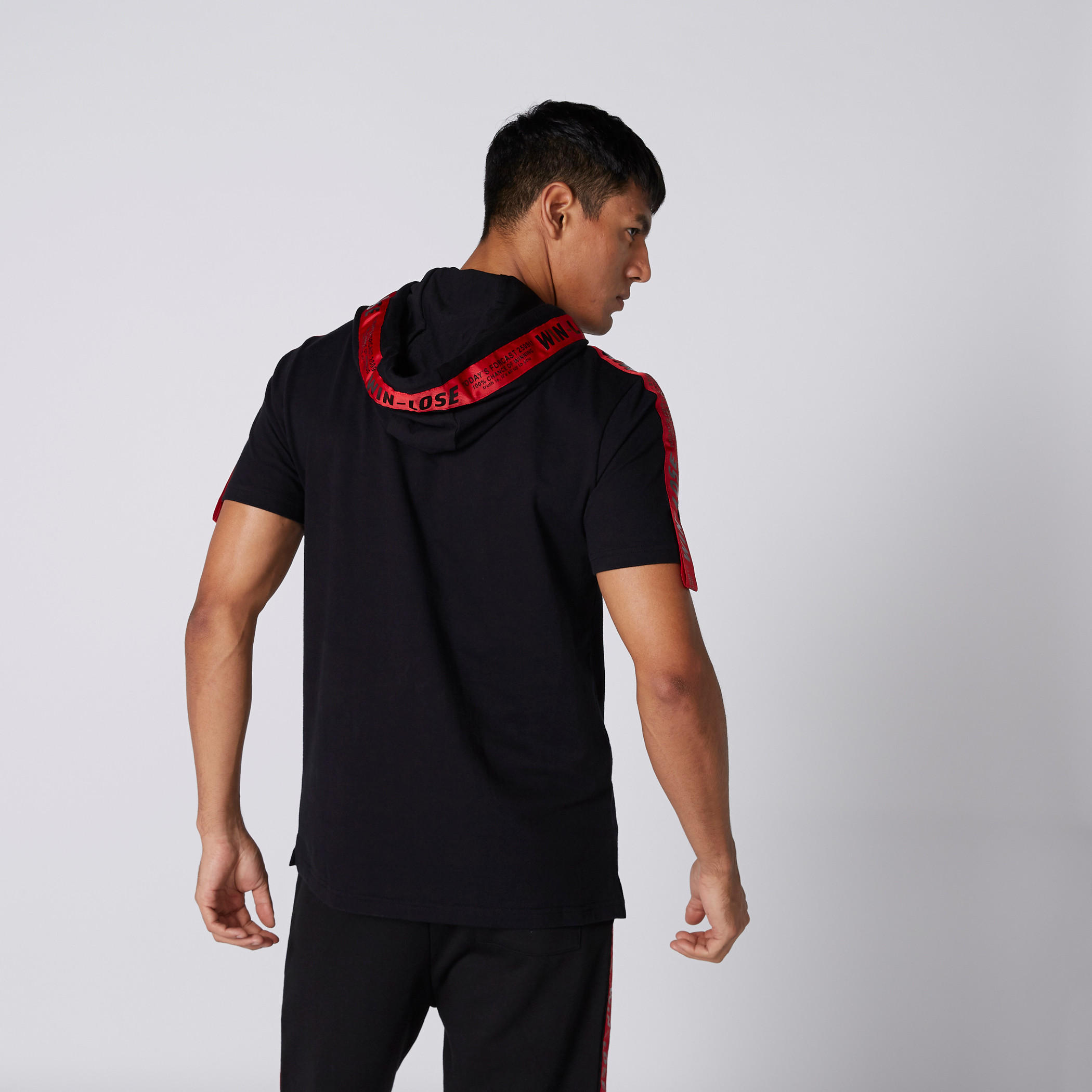 تيشيرت بأكمام قصيرة وطبعات وقبعة-men-clothing-tshirtsandpolos-tshirts-image-3