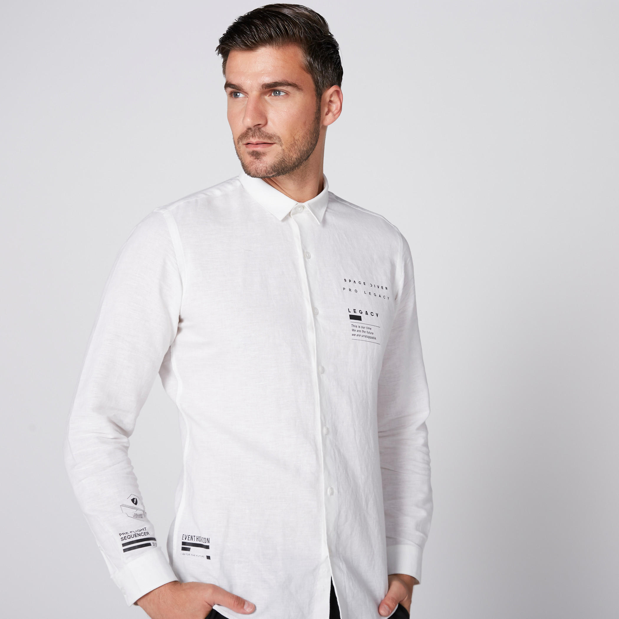 قميص بأكمام طويلة وأزرار وطبعات-men-clothing-shirts-image-1