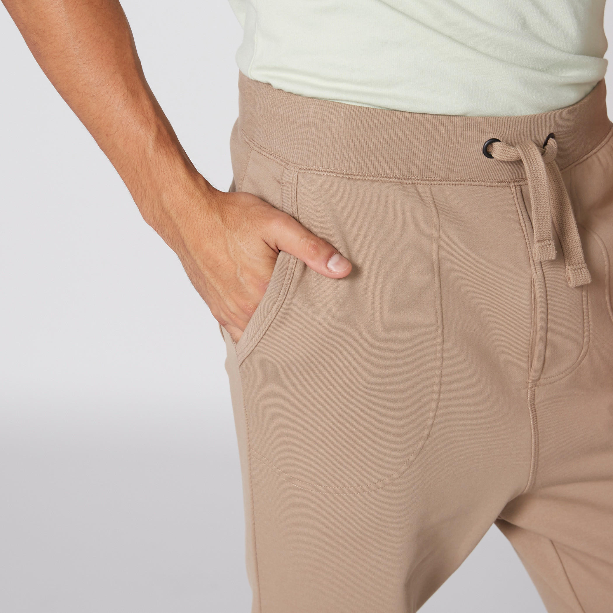 بنطال رياضي طويل بخصر مطّاطي وجيوب-men-clothing-bottoms-joggers-image-3