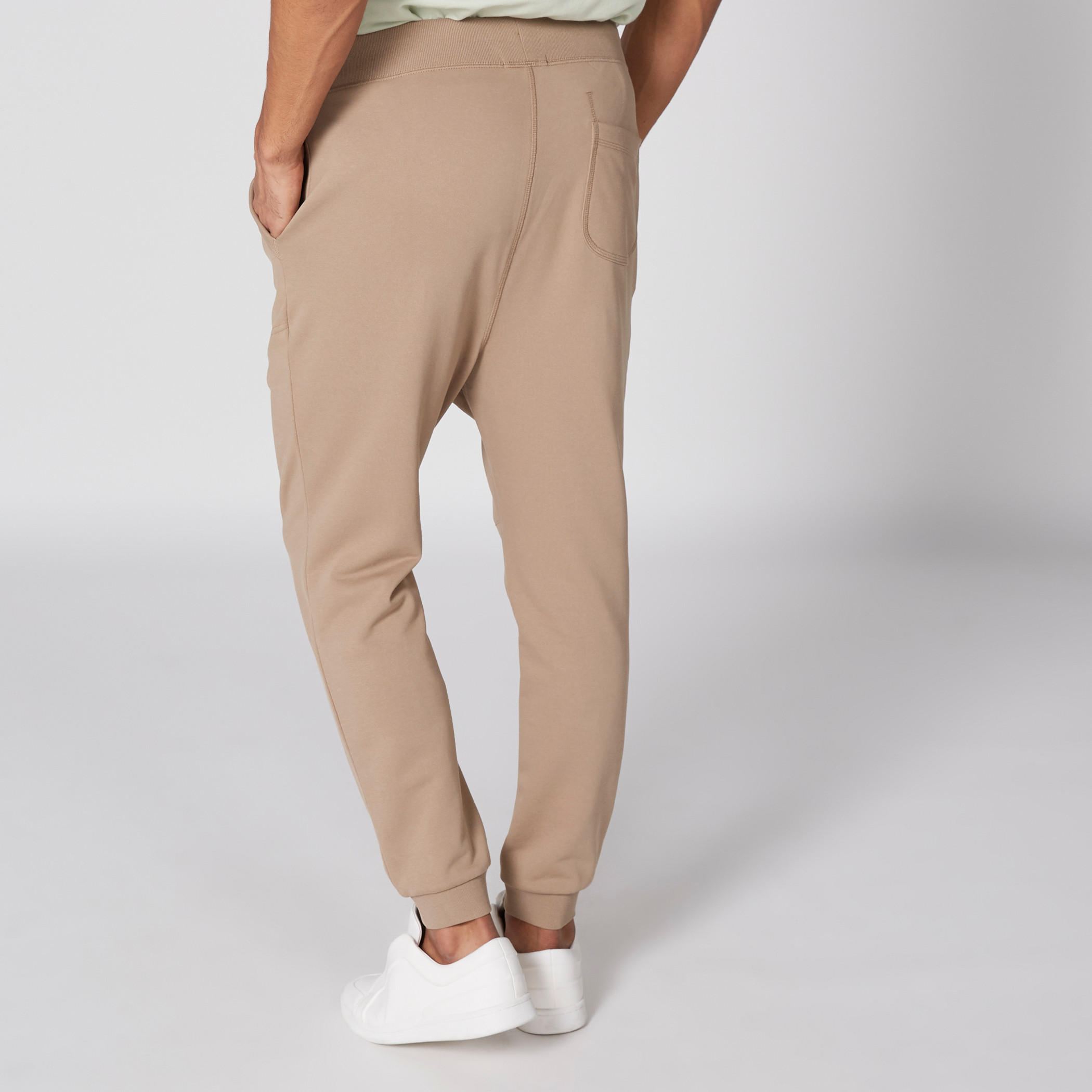 بنطال رياضي طويل بخصر مطّاطي وجيوب-men-clothing-bottoms-joggers-image-4