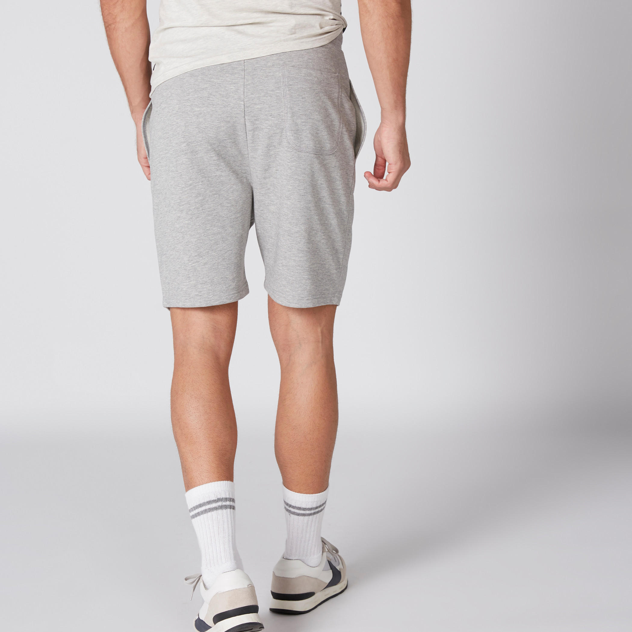 شورت بخصر مطّاطي وجيوب ورباط-men-clothing-bottoms-shorts-image-4