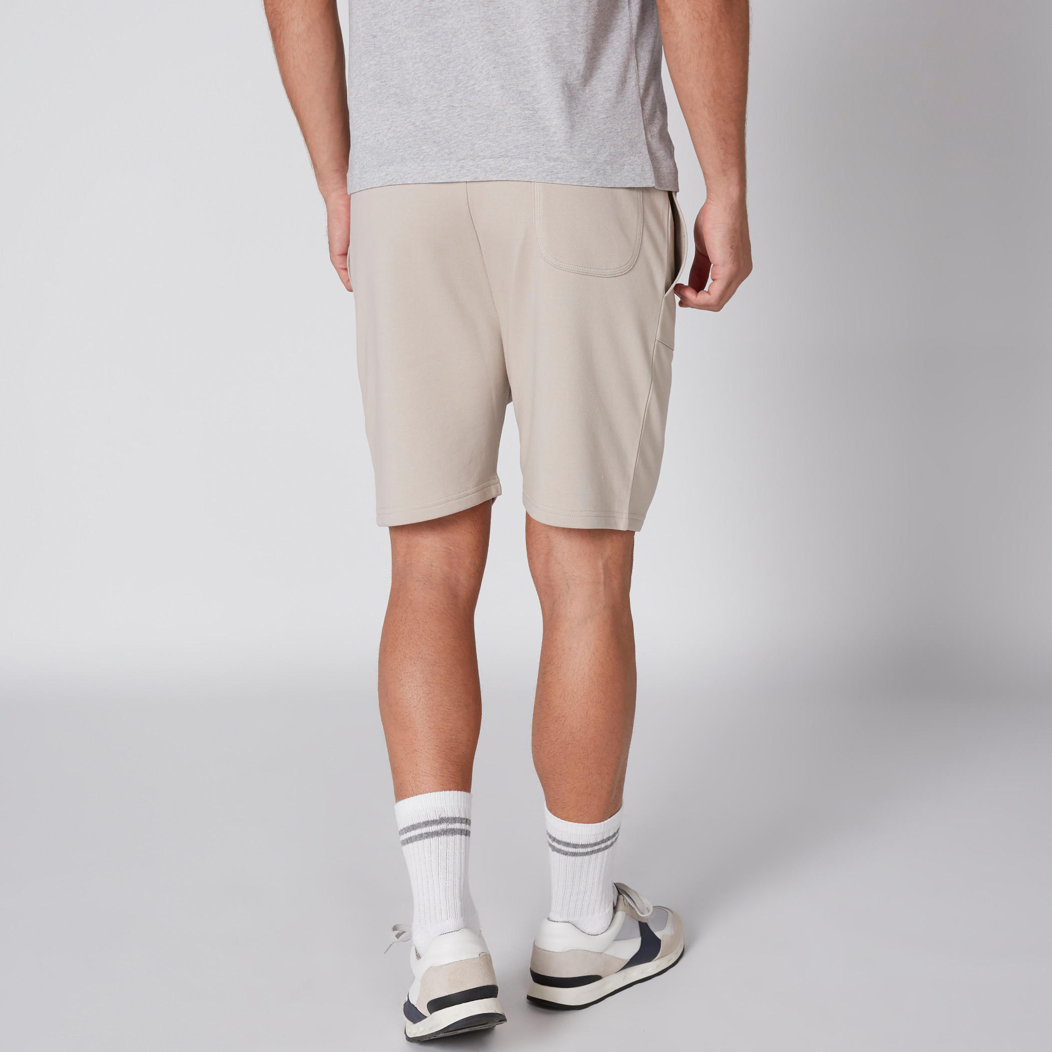 شورت بخصر مطّاطي وجيوب ورباط-men-clothing-bottoms-shorts-image-4