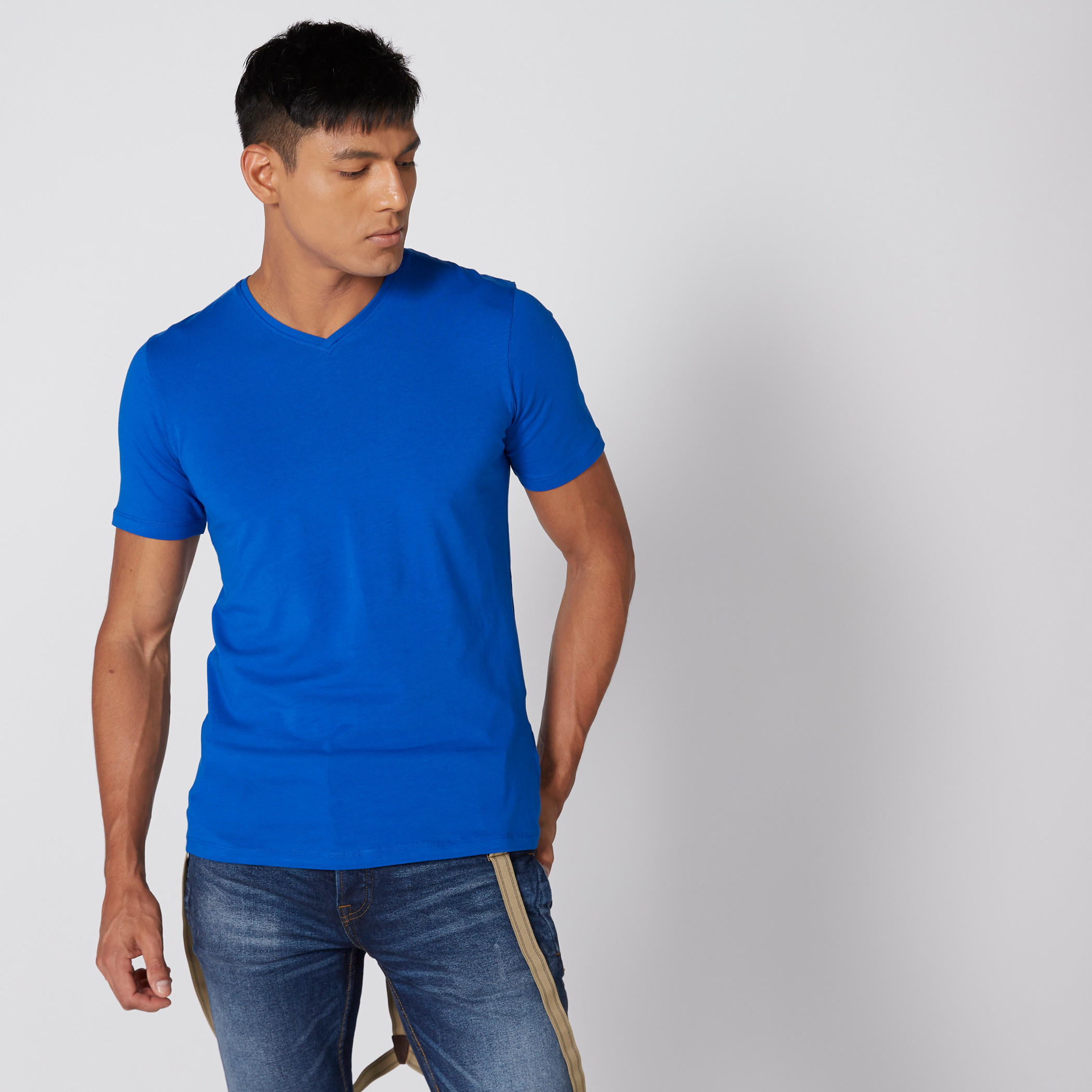 تيشيرت بياقة V وأكمام قصيرة-men-clothing-tshirtsandpolos-tshirts-image-1