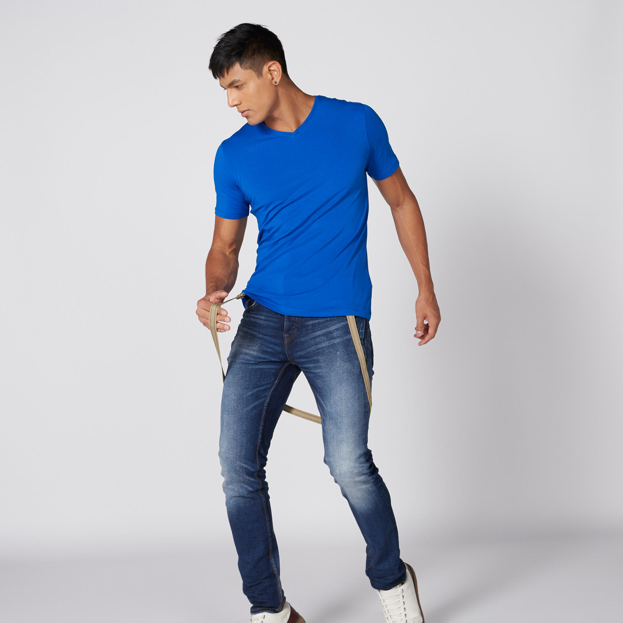 تيشيرت بياقة V وأكمام قصيرة-men-clothing-tshirtsandpolos-tshirts-image-3