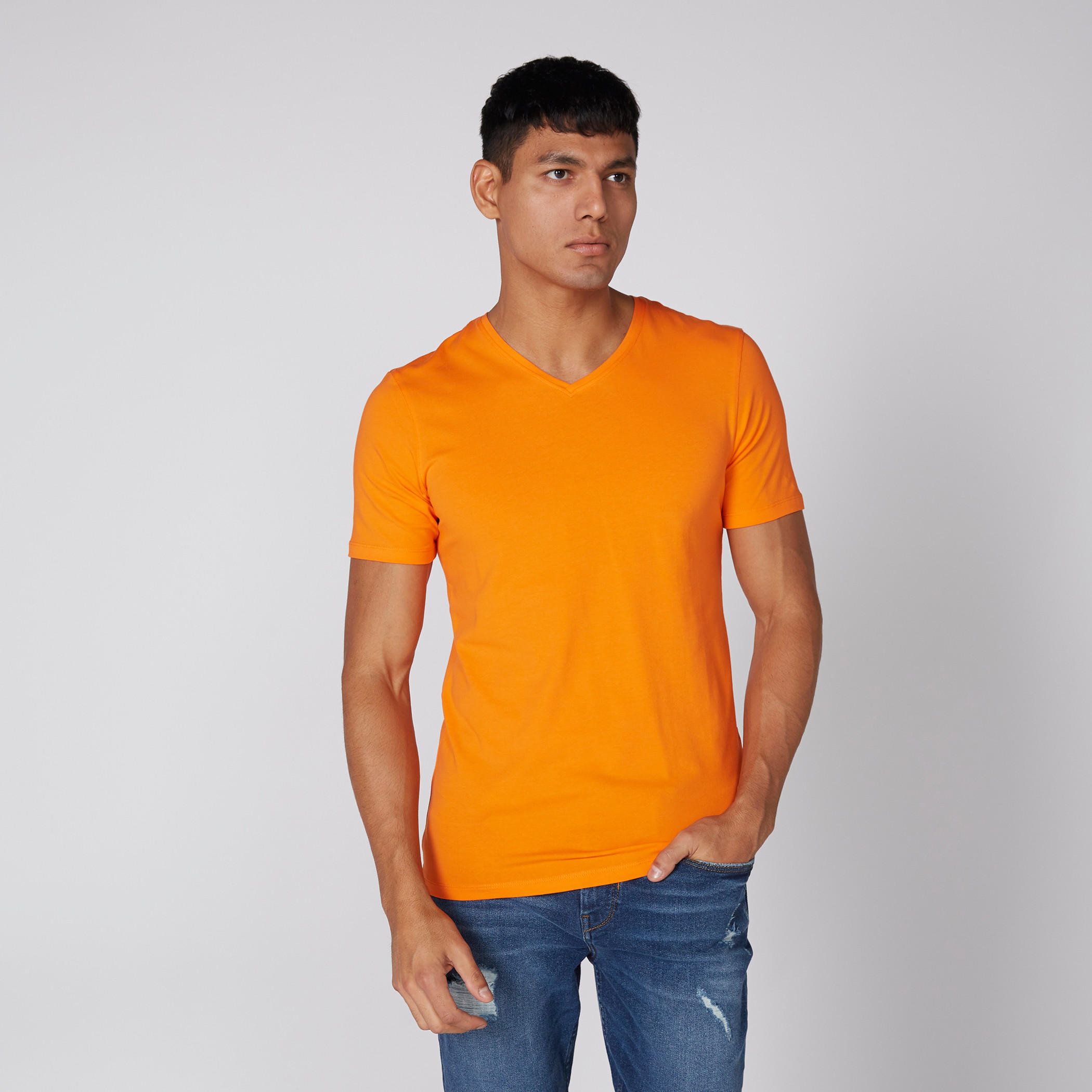 قميص بياقة V وأكمام قصيرة-men-clothing-tshirtsandpolos-tshirts-image-1