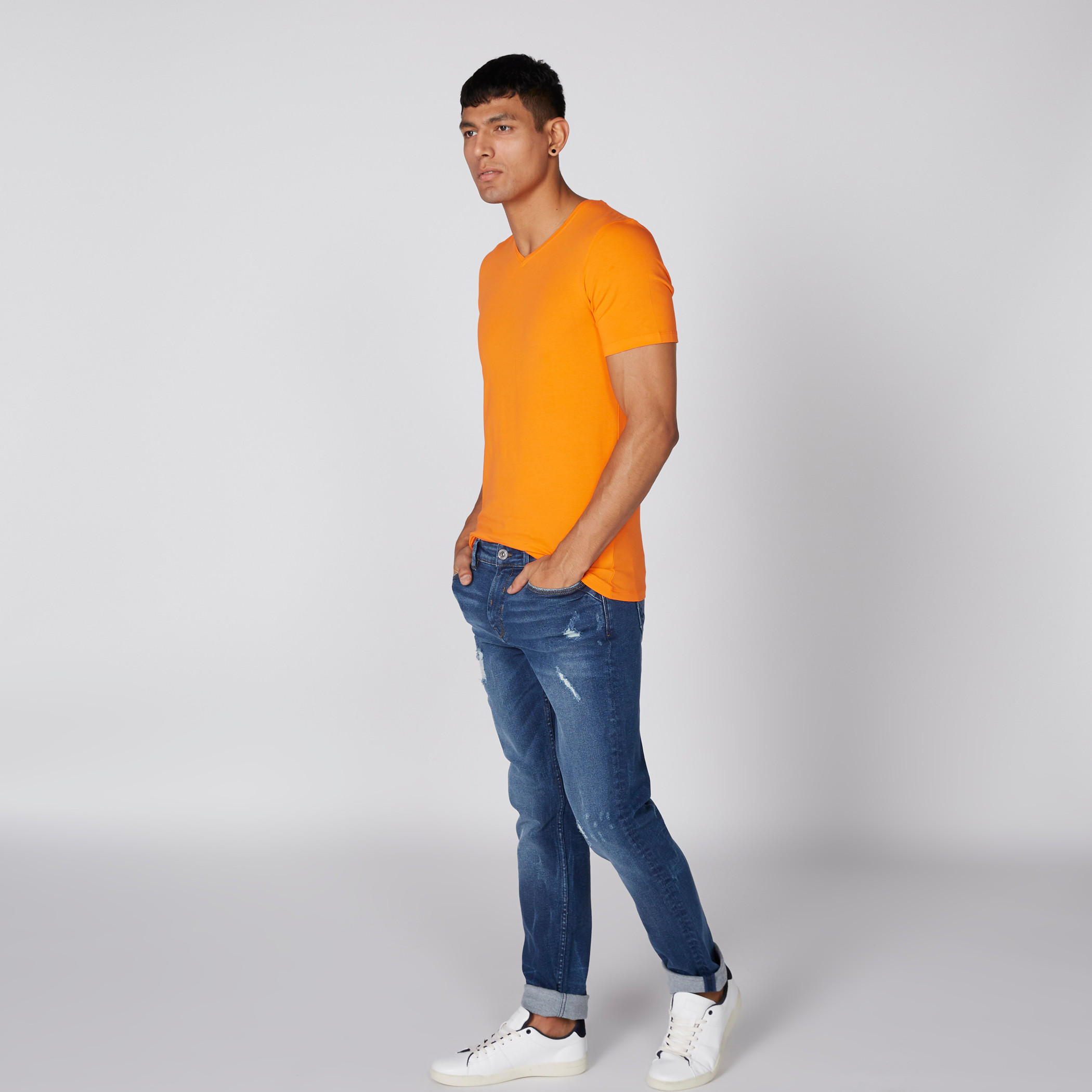 قميص بياقة V وأكمام قصيرة-men-clothing-tshirtsandpolos-tshirts-image-2