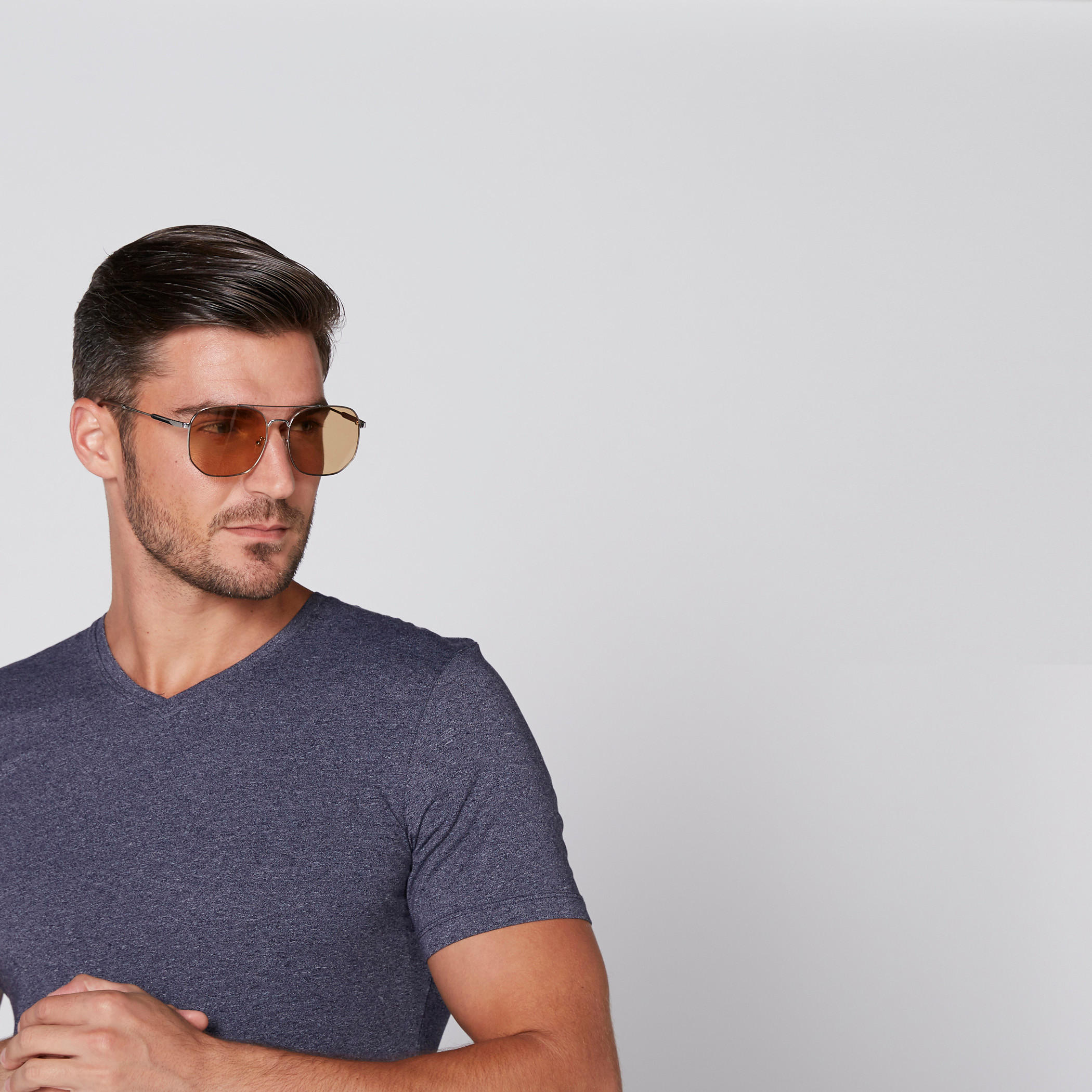 تيشيرت بياقة V وأكمام قصيرة-men-clothing-tshirtsandpolos-tshirts-image-3