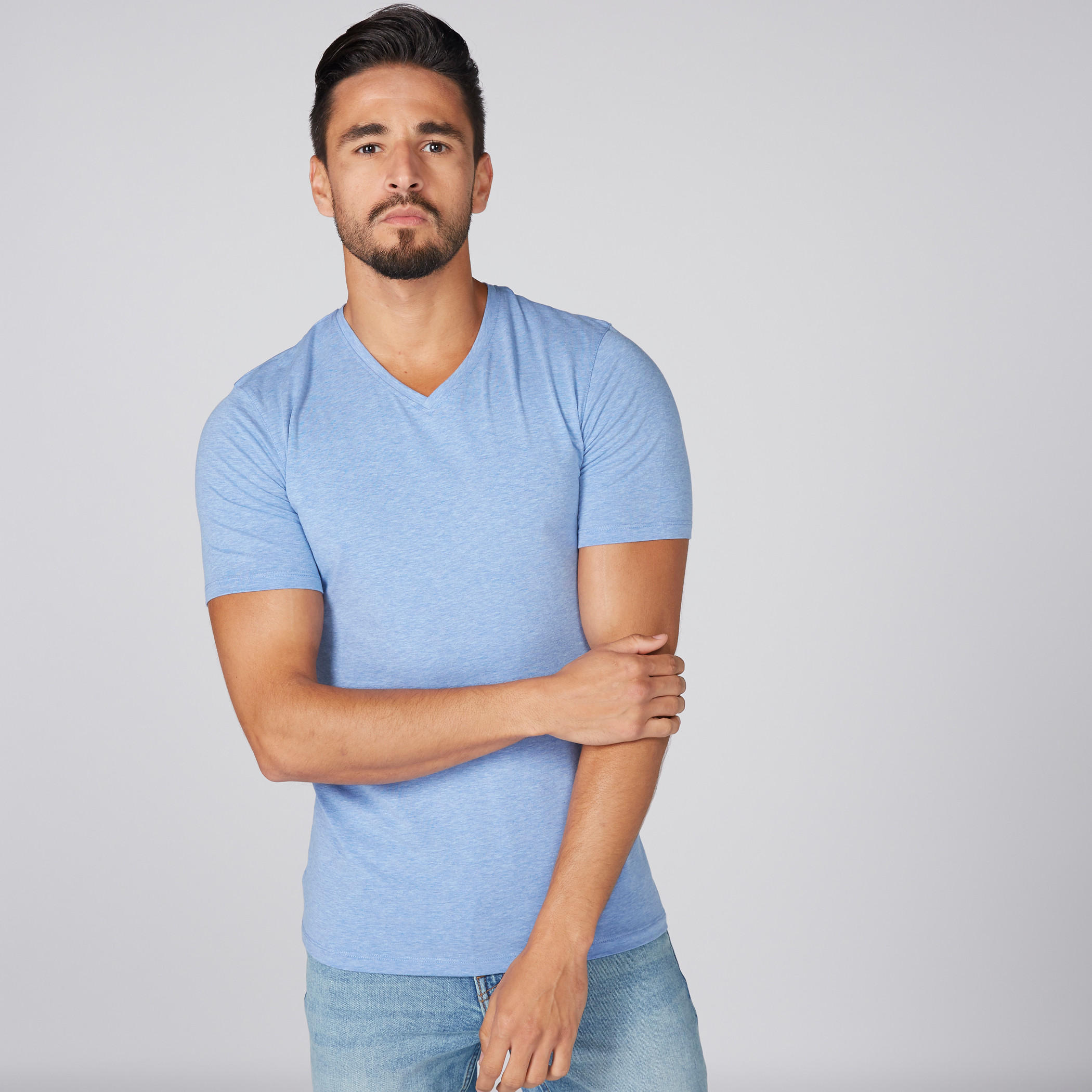 تيشيرت بياقة V وأكمام قصيرة-men-clothing-tshirtsandpolos-tshirts-image-1