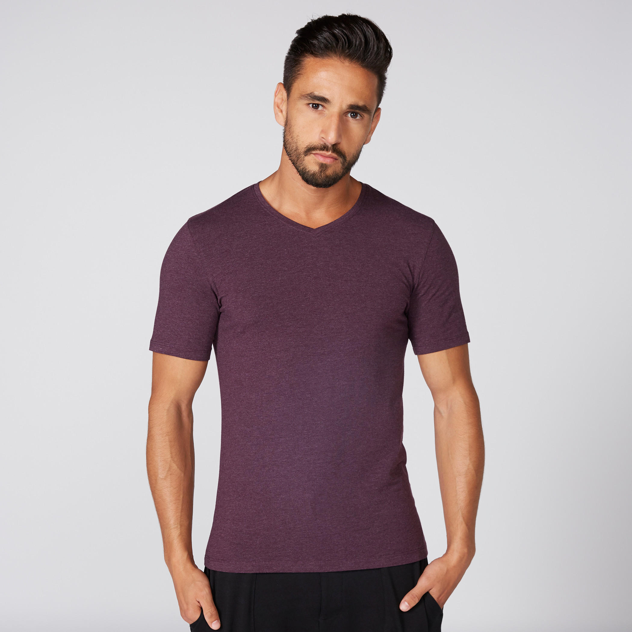 تيشيرت بياقة V وأكمام قصيرة-men-clothing-tshirtsandpolos-tshirts-image-1