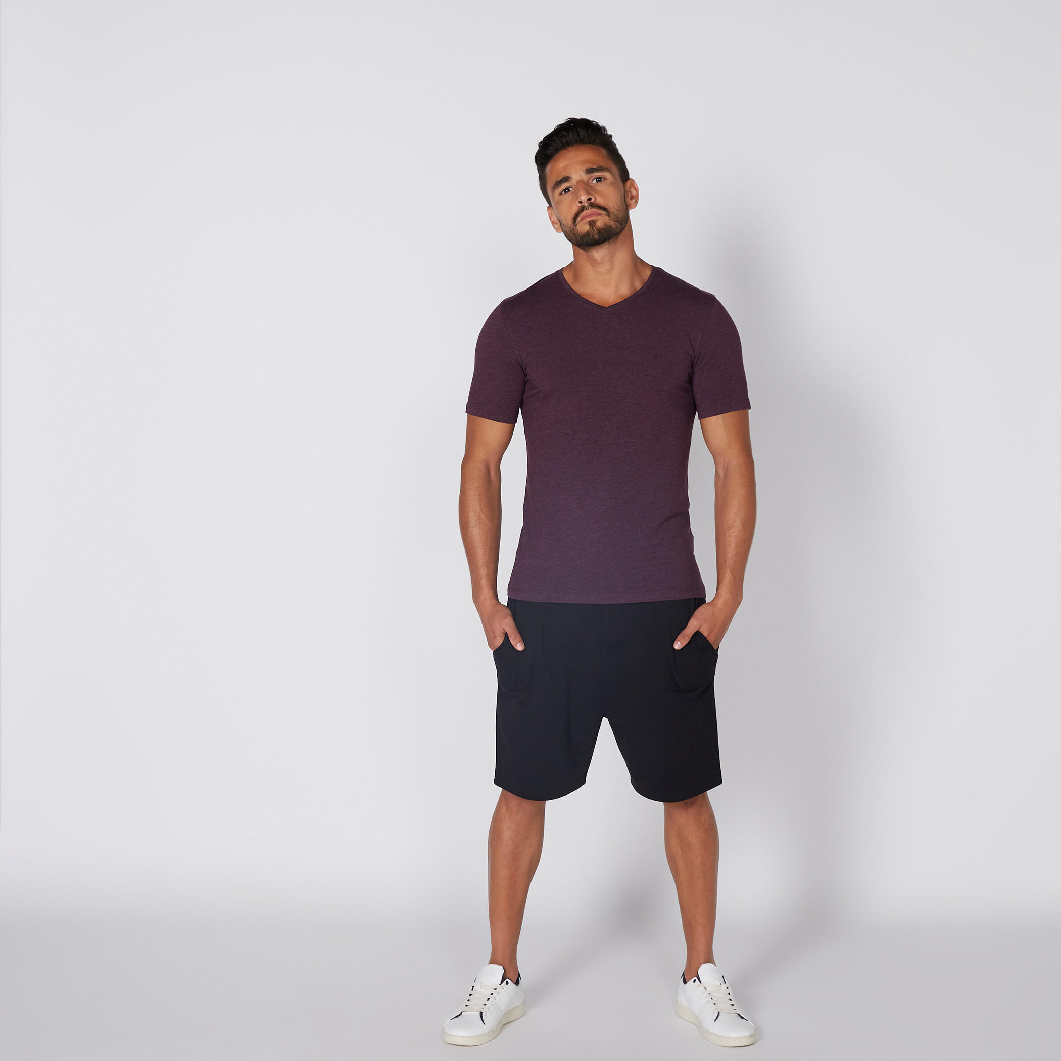 تيشيرت بياقة V وأكمام قصيرة-men-clothing-tshirtsandpolos-tshirts-image-2