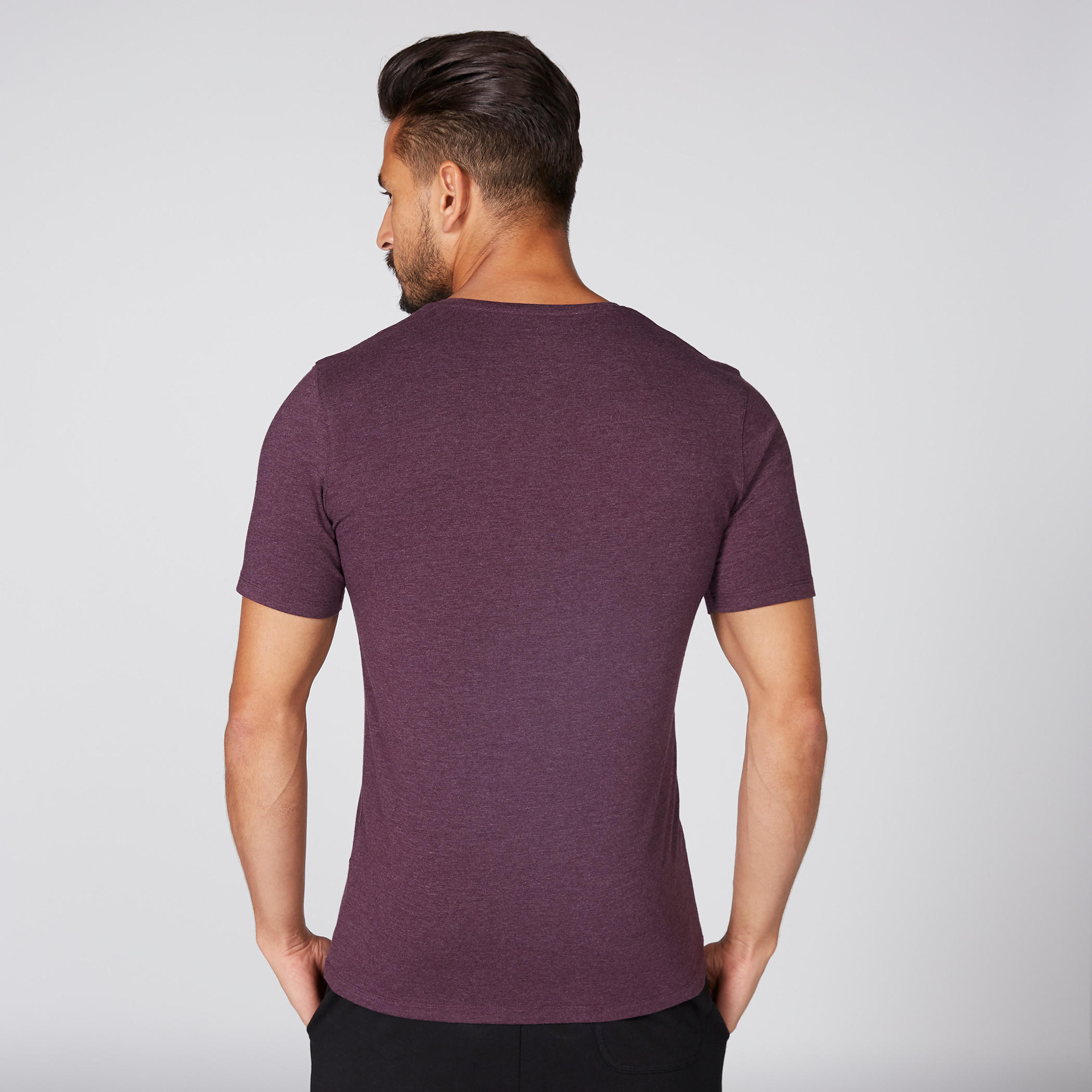 تيشيرت بياقة V وأكمام قصيرة-men-clothing-tshirtsandpolos-tshirts-image-3
