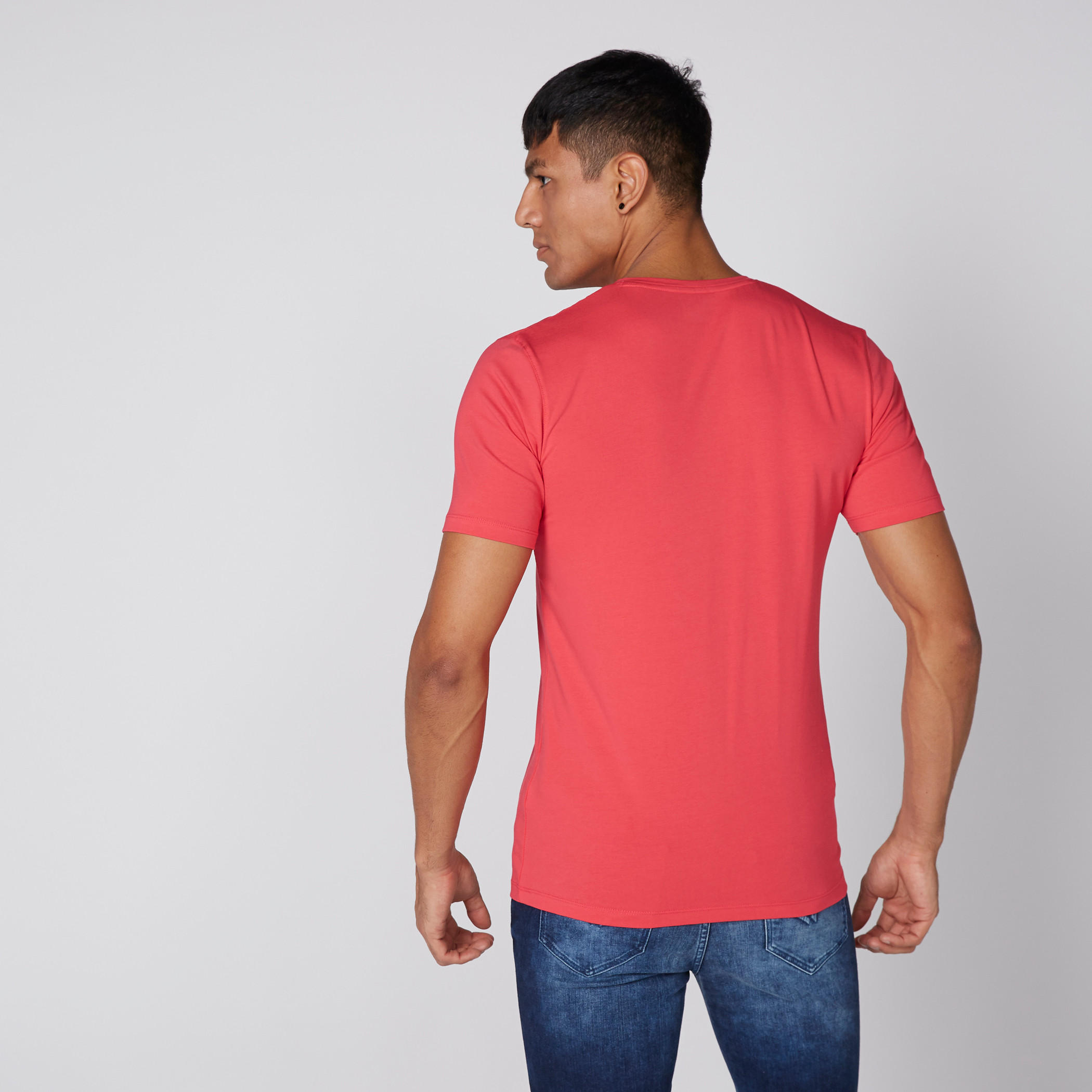 تيشيرت بياقة V وأكمام قصيرة-men-clothing-tshirtsandpolos-tshirts-image-2