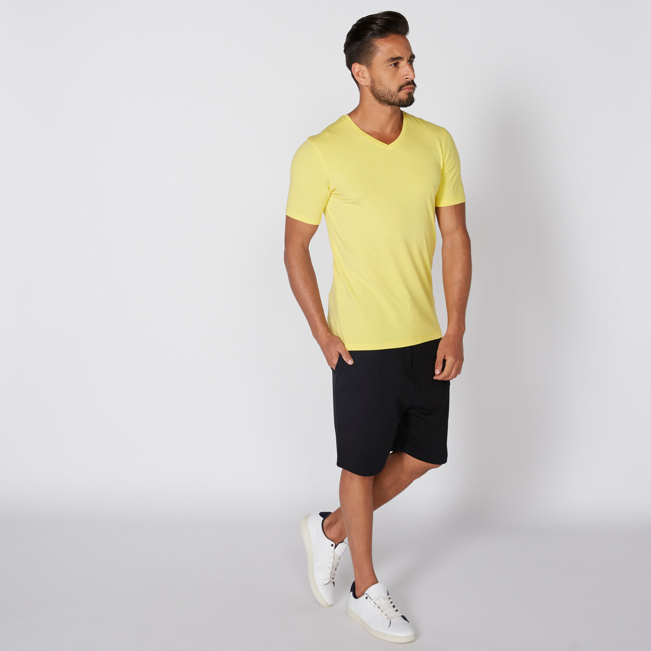 تيشيرت بياقة V وأكمام قصيرة-men-clothing-tshirtsandpolos-tshirts-image-2