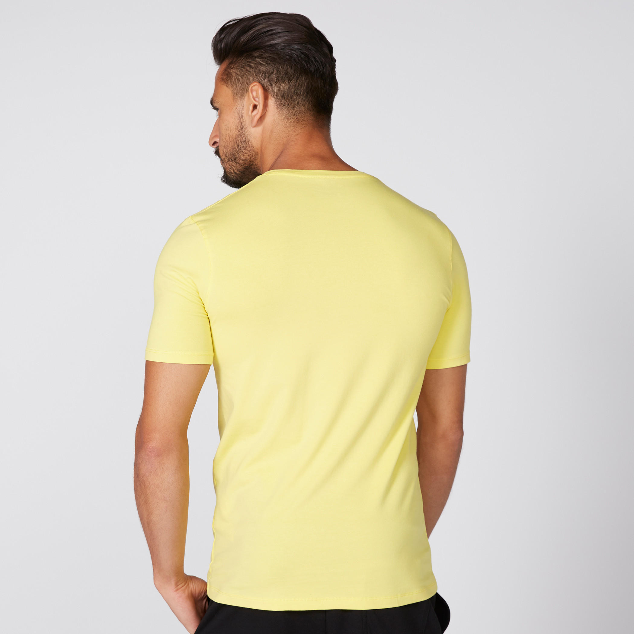 تيشيرت بياقة V وأكمام قصيرة-men-clothing-tshirtsandpolos-tshirts-image-4