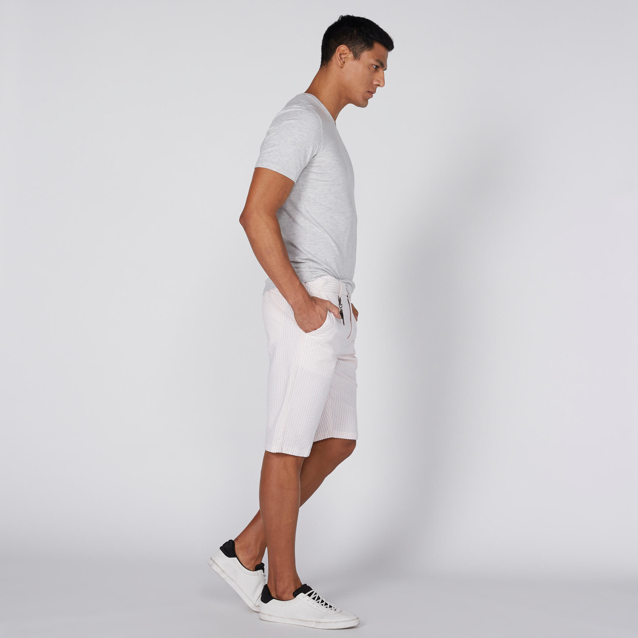 تيشيرت بياقة V وأكمام قصيرة-men-clothing-tshirtsandpolos-tshirts-image-3