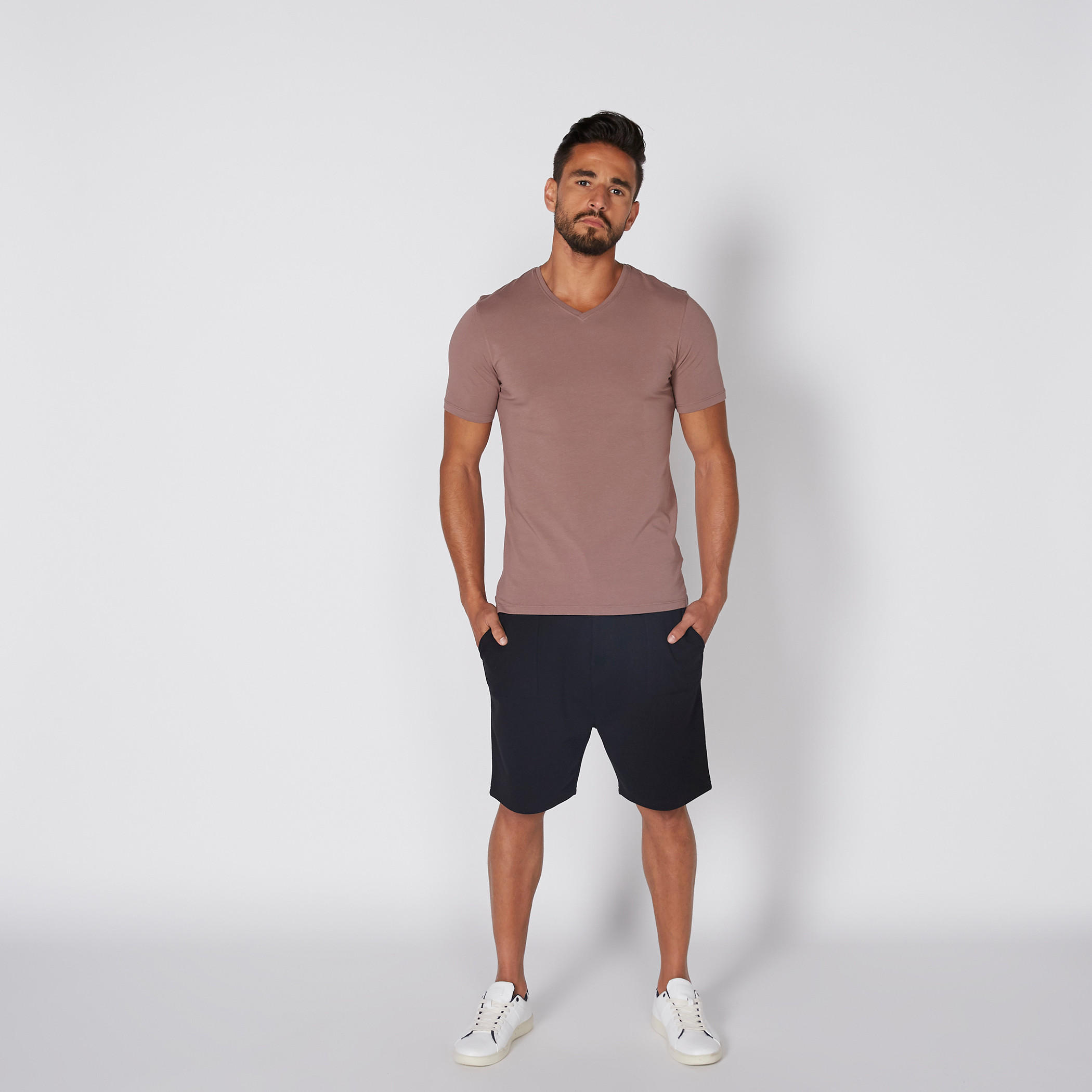تيشيرت بياقة V وأكمام قصيرة-men-clothing-tshirtsandpolos-tshirts-image-1