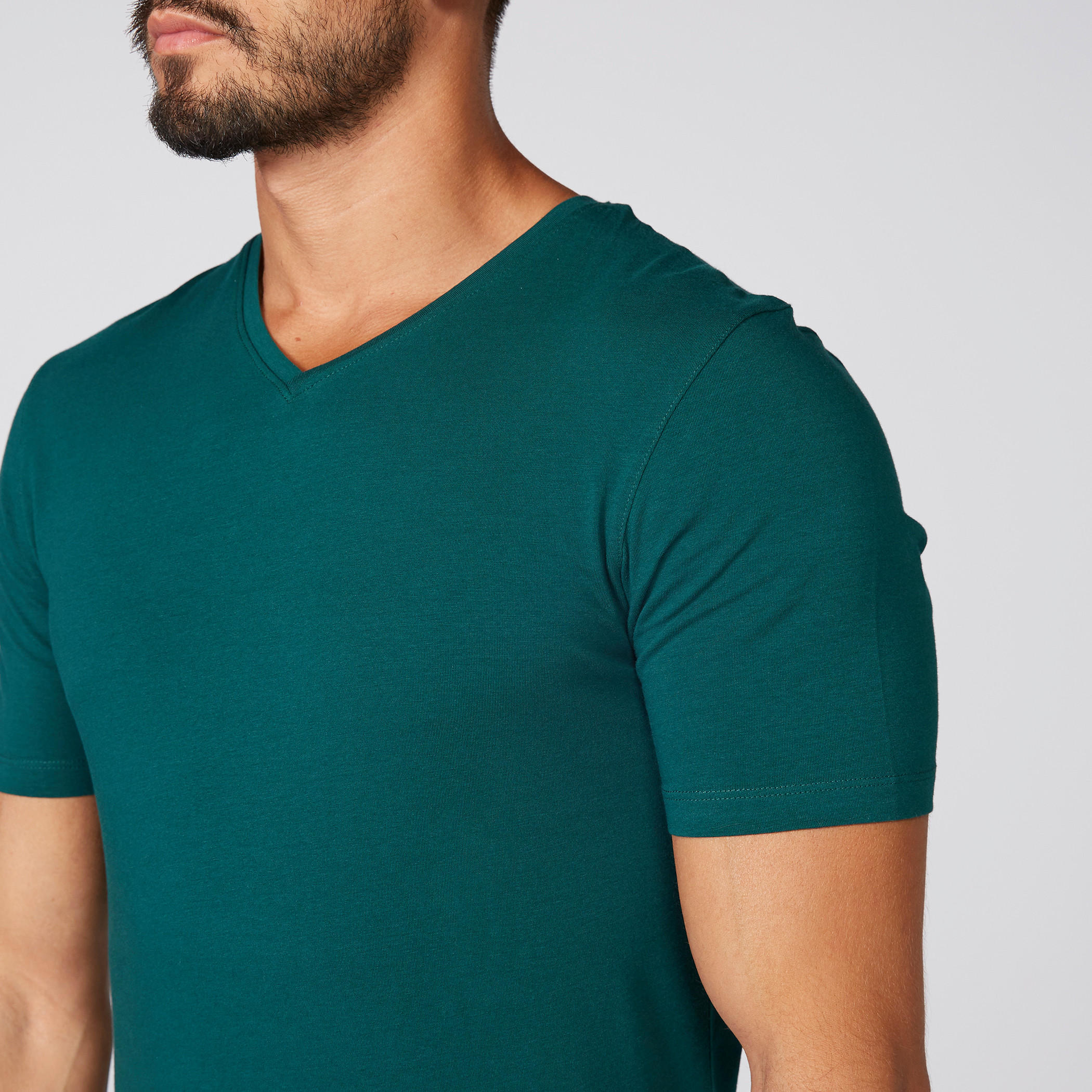 تيشيرت بياقة V وأكمام قصيرة-men-clothing-tshirtsandpolos-tshirts-image-3