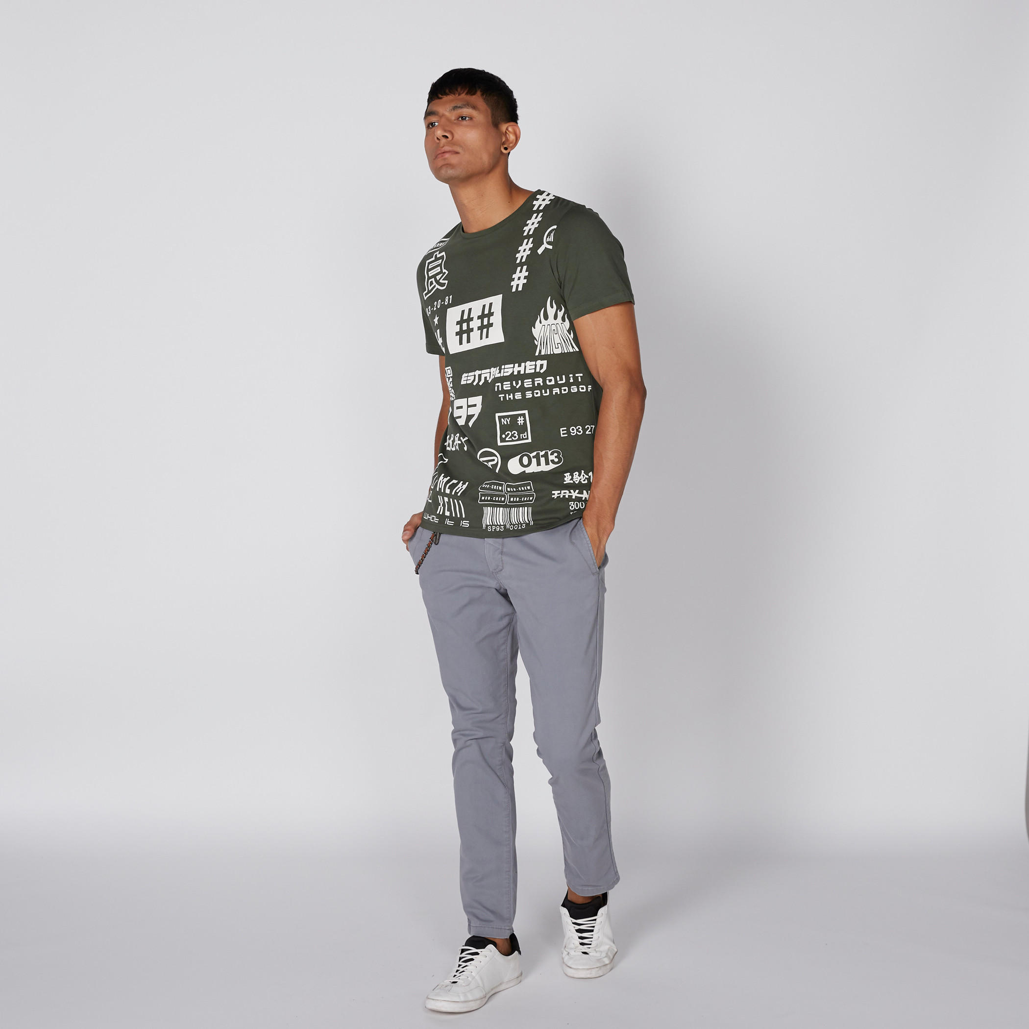 تيشيرت بياقة مستديرة وأكمام قصيرة وطبعات-men-clothing-tshirtsandpolos-tshirts-image-3