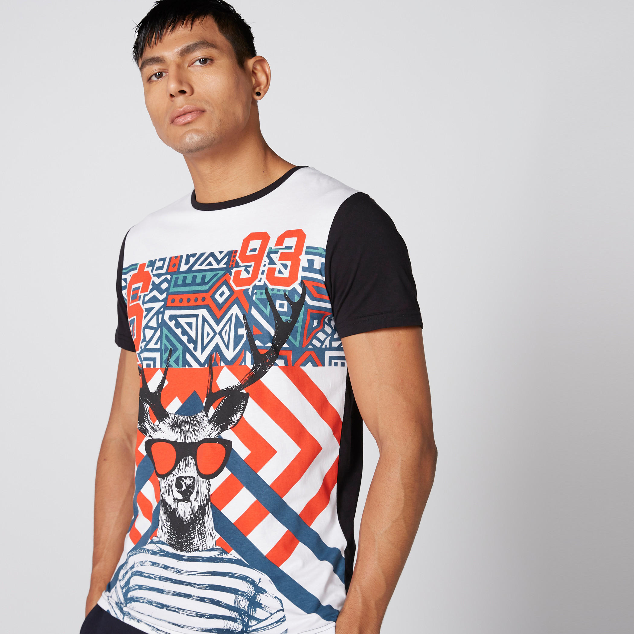 تيشيرت بطبعات وياقة مستديرة وأكمام قصيرة-men-clothing-tshirtsandpolos-tshirts-image-1