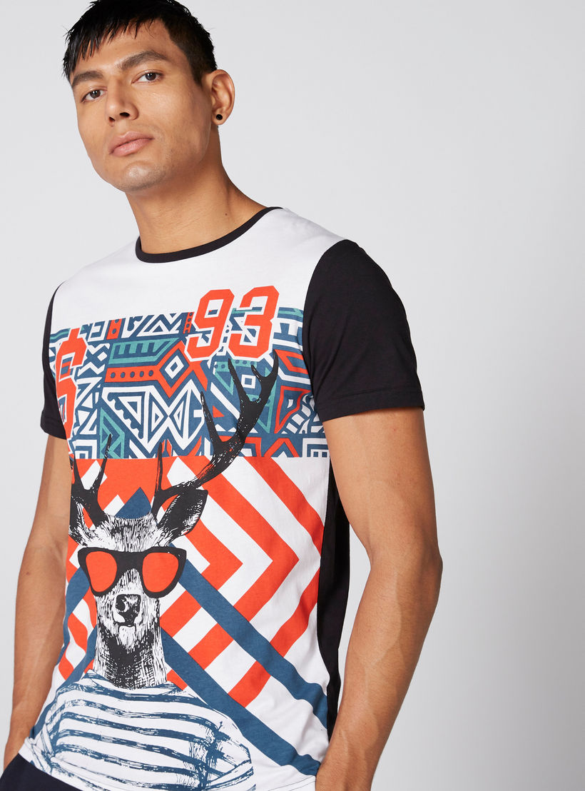 تيشيرت بطبعات وياقة مستديرة وأكمام قصيرة-men-clothing-tshirtsandpolos-tshirts-image-1