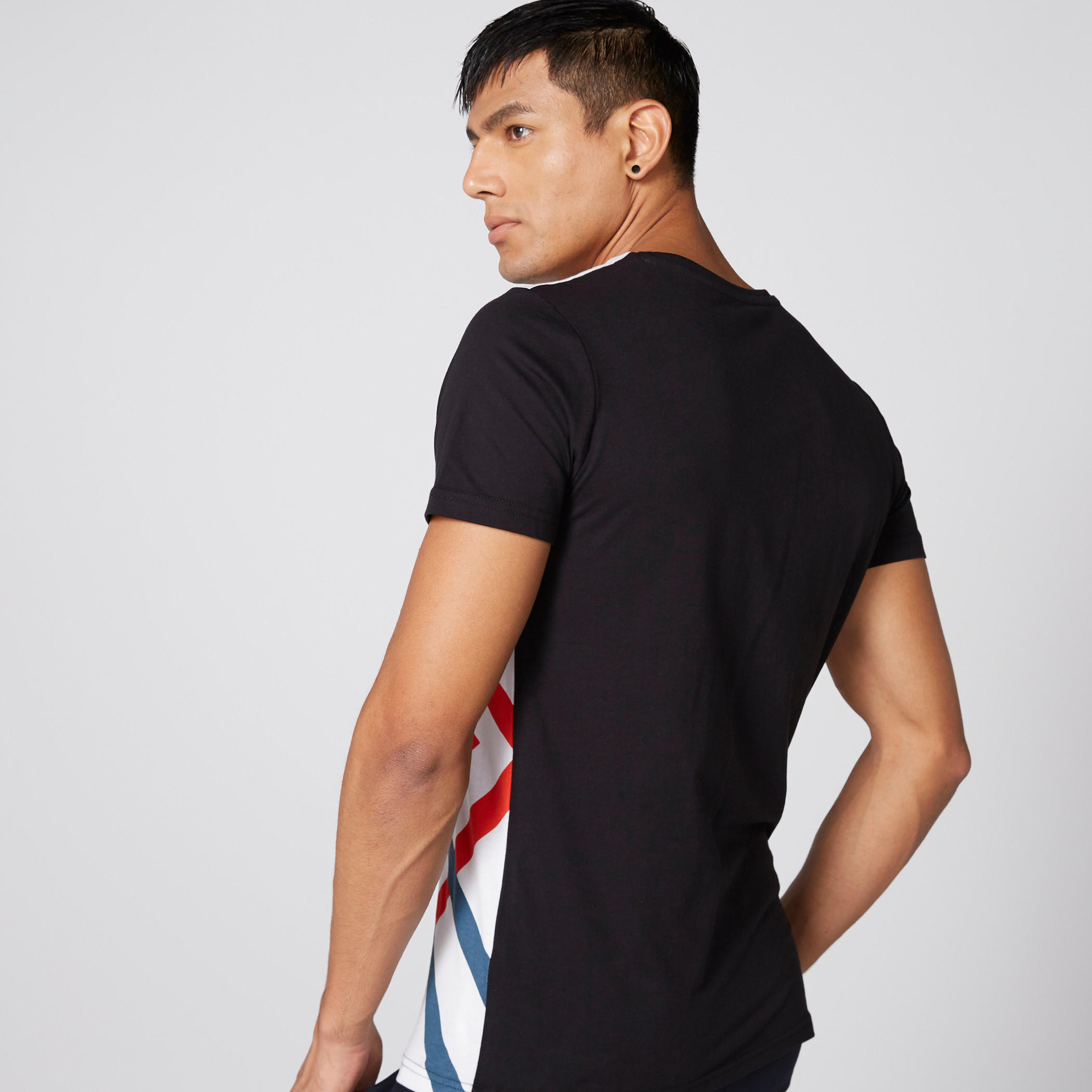 تيشيرت بطبعات وياقة مستديرة وأكمام قصيرة-men-clothing-tshirtsandpolos-tshirts-image-2