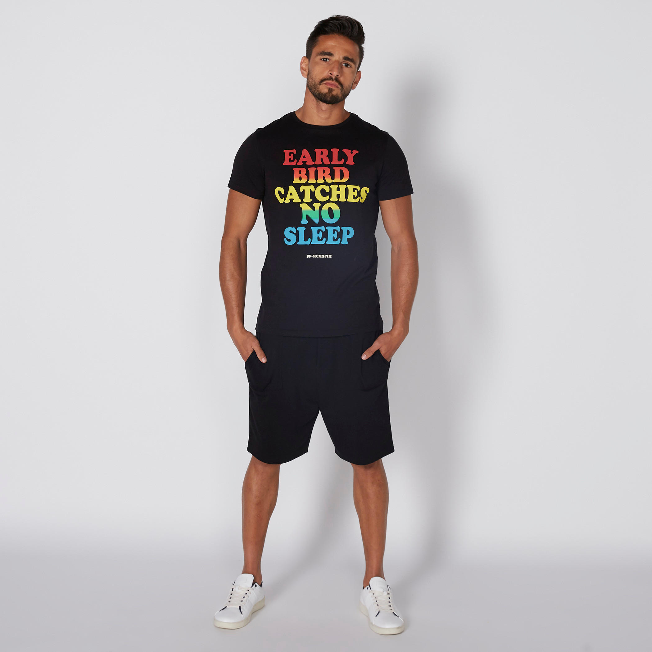 تيشيرت بياقة مستديرة وأكمام قصيرة وطبعات-men-clothing-tshirtsandpolos-tshirts-image-3