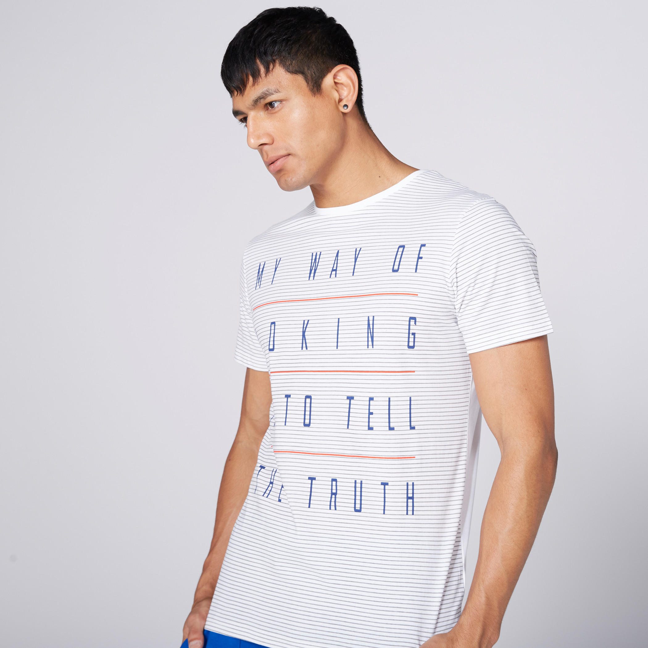 تيشيرت بياقة مستديرة وأكمام قصيرة وطبعات-men-clothing-tshirtsandpolos-tshirts-image-1
