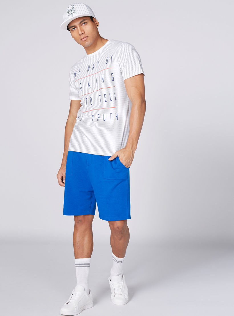 تيشيرت بياقة مستديرة وأكمام قصيرة وطبعات-men-clothing-tshirtsandpolos-tshirts-image-3