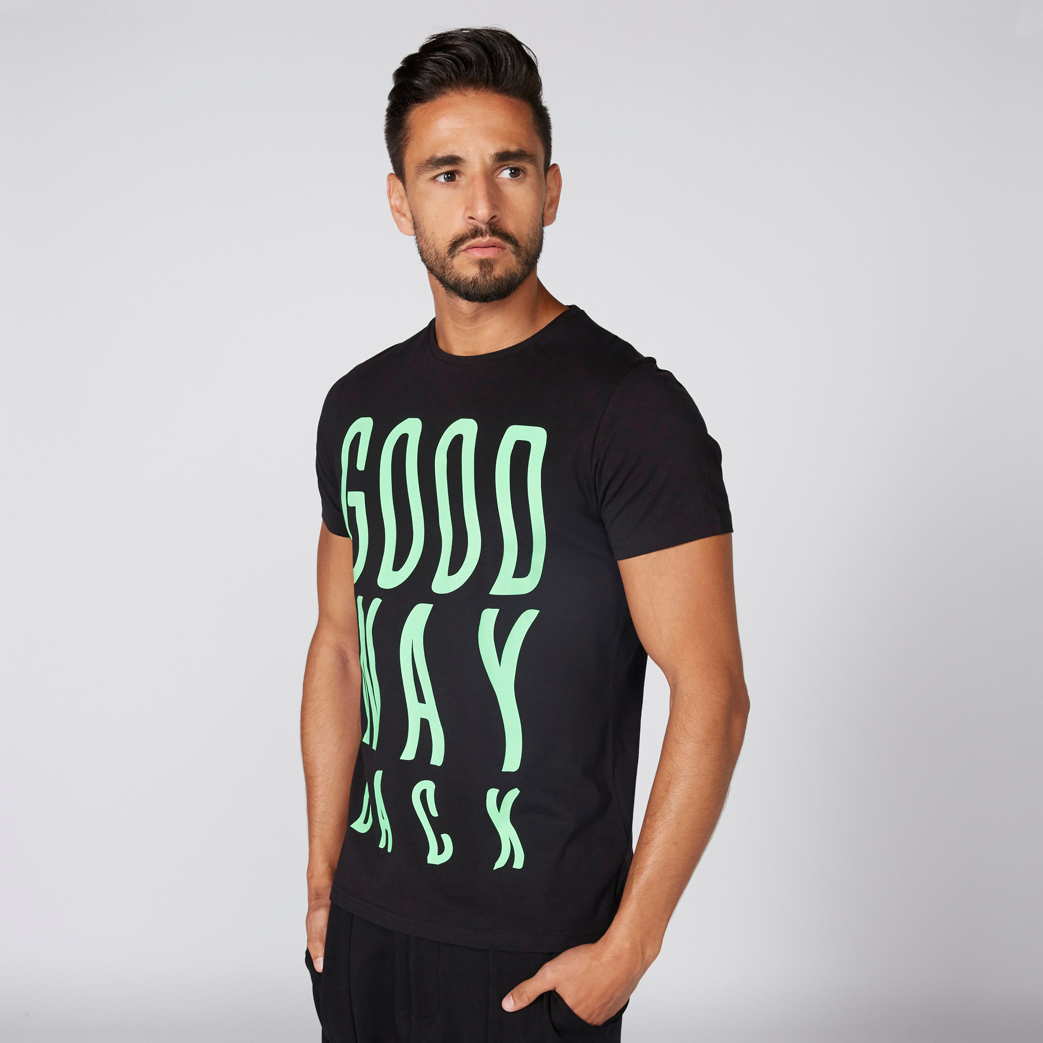 تيشيرت بياقة ضيّقة وأكمام قصيرة وطبعات-men-clothing-tshirtsandpolos-tshirts-image-1