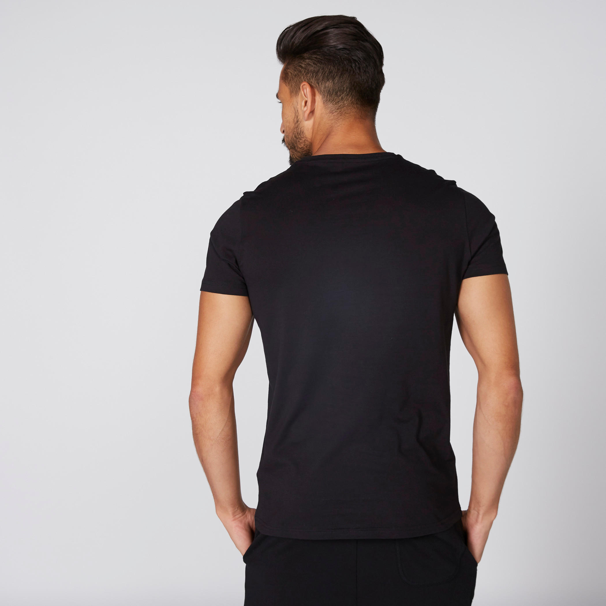 تيشيرت بياقة ضيّقة وأكمام قصيرة وطبعات-men-clothing-tshirtsandpolos-tshirts-image-3