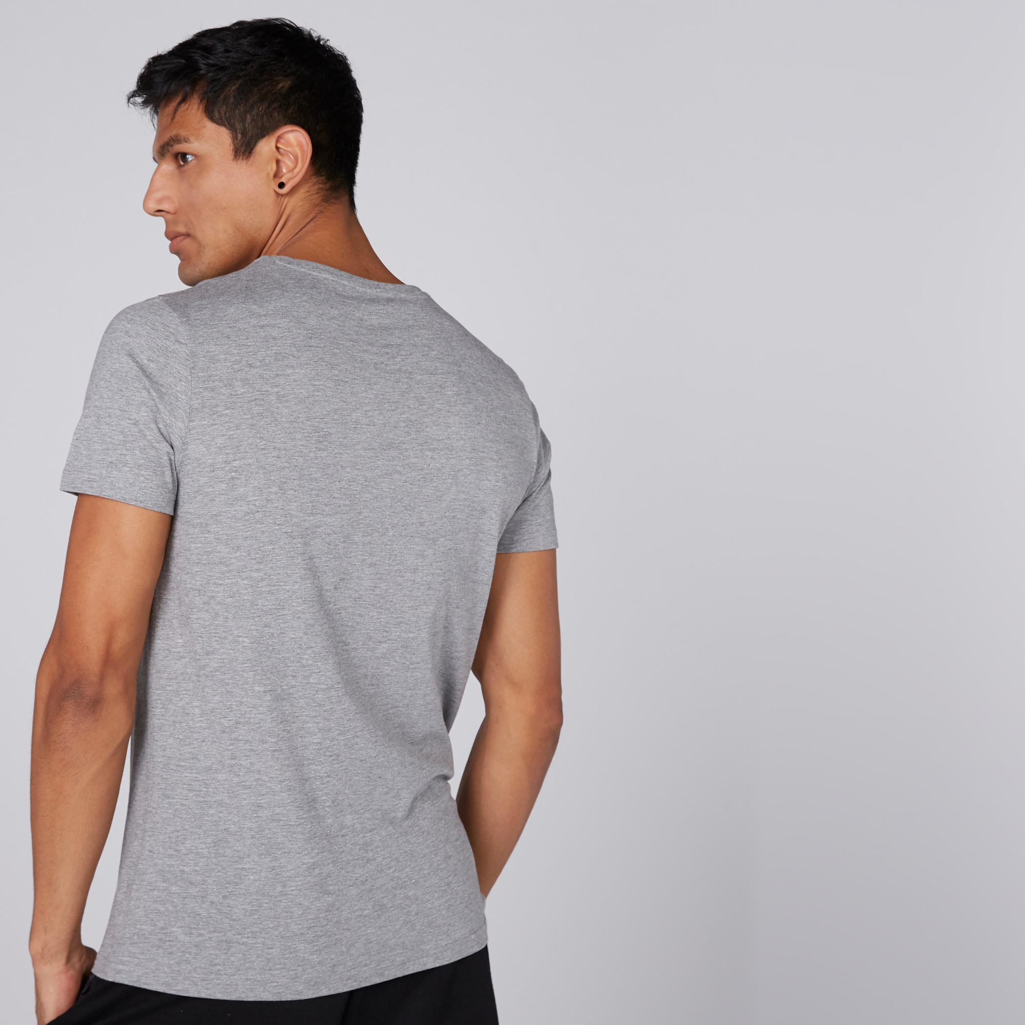 تيشيرت بياقة مستديرة وأكمام قصيرة وطبعات-men-clothing-tshirtsandpolos-tshirts-image-2