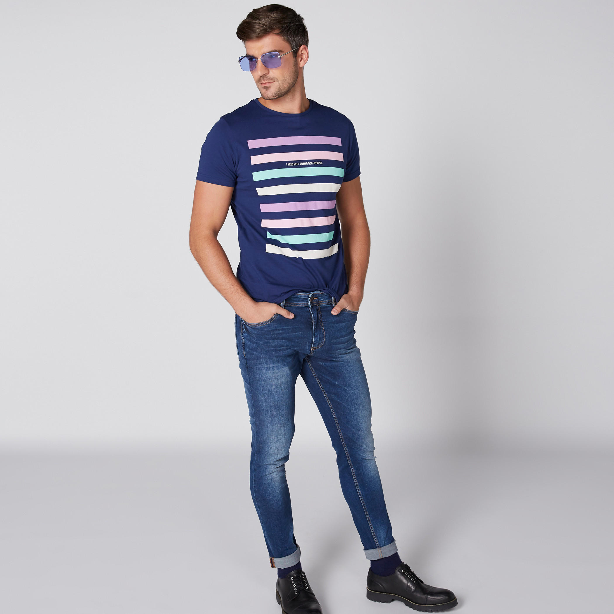 تيشيرت بياقة مستديرة وأكمام قصيرة وطبعات-men-clothing-tshirtsandpolos-tshirts-image-1