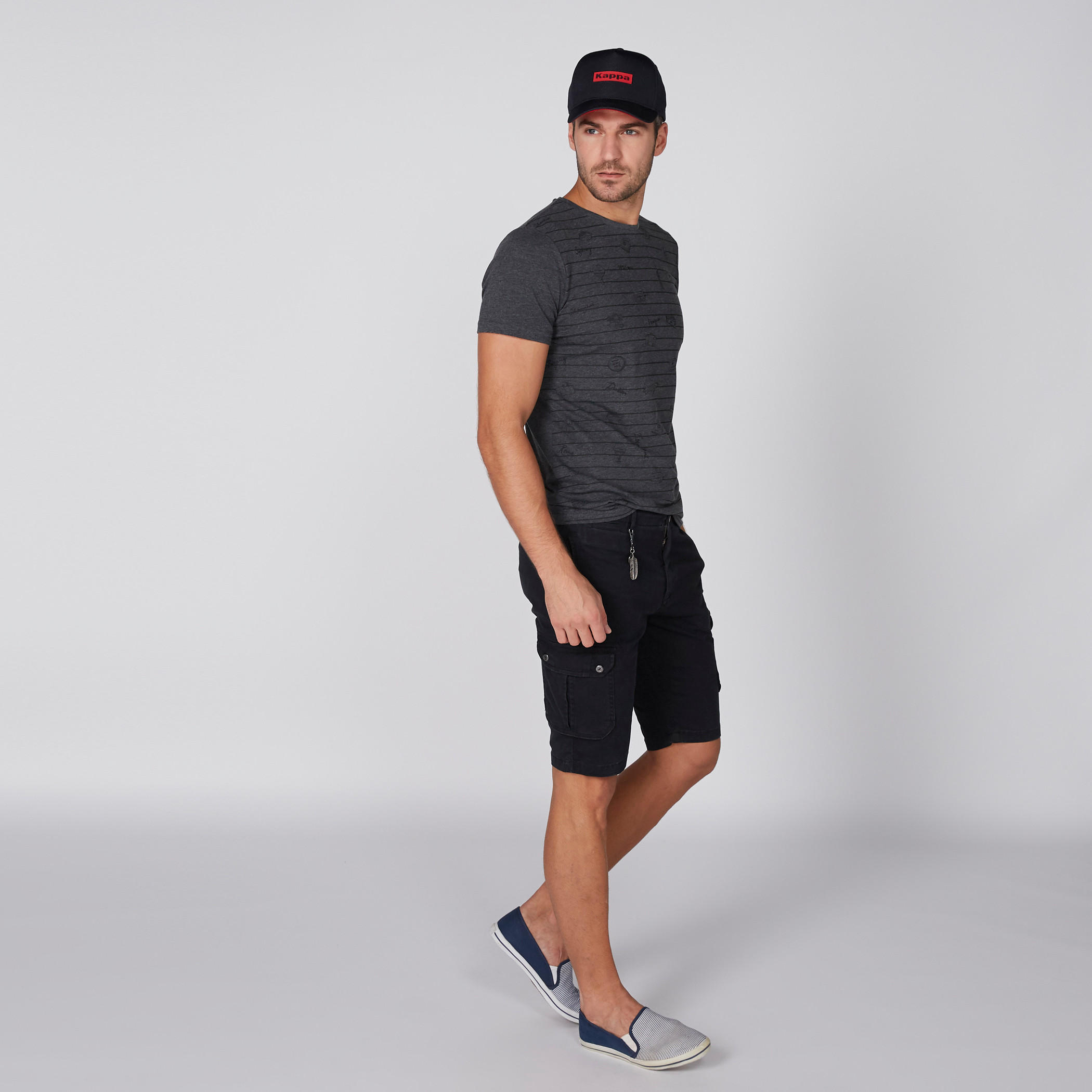 تيشيرت مقلّم بياقة مستديرة وأكمام قصيرة-men-clothing-tshirtsandpolos-tshirts-image-1