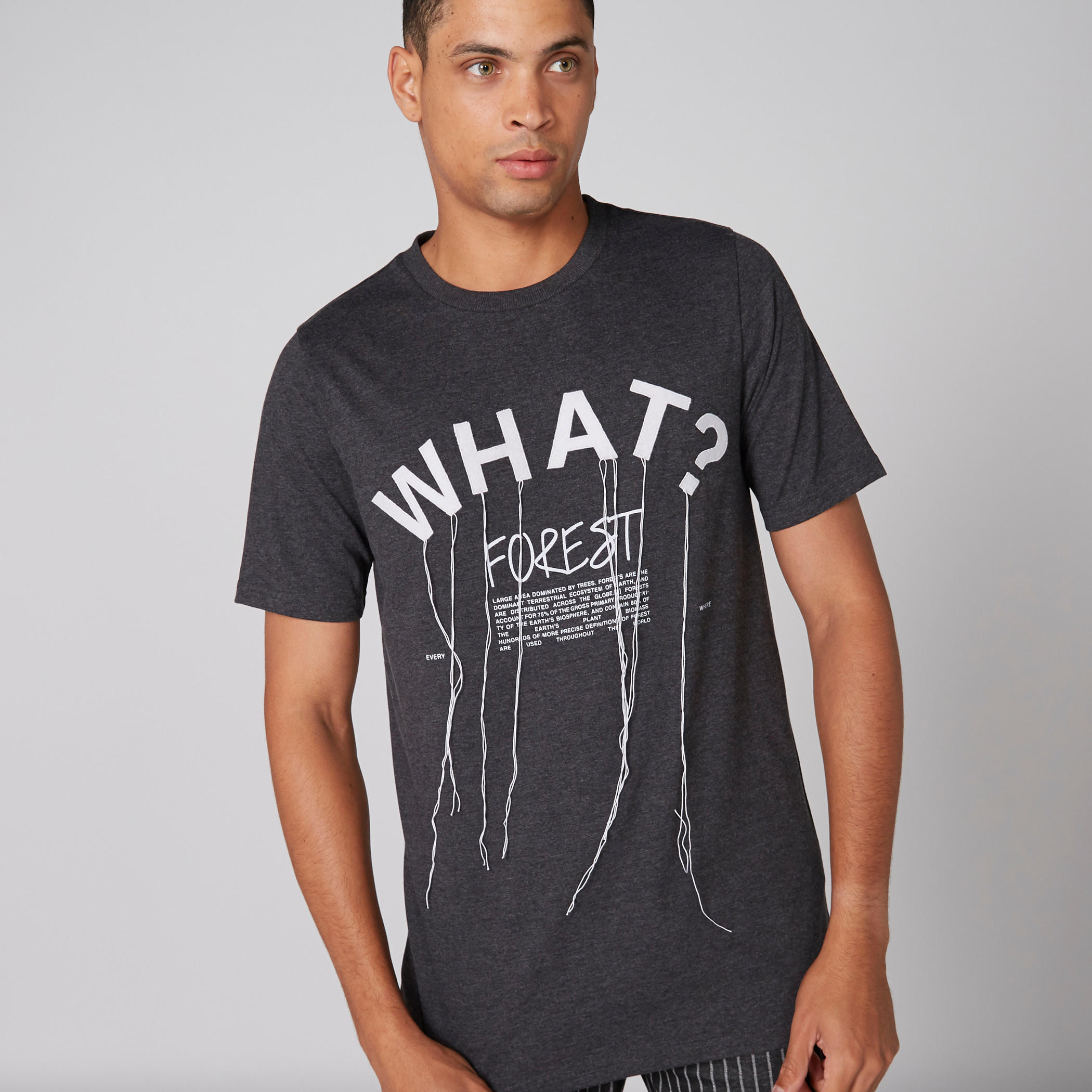 تيشيرت بياقة مستديرة وأكمام قصيرة وطبعات-men-clothing-tshirtsandpolos-tshirts-image-1