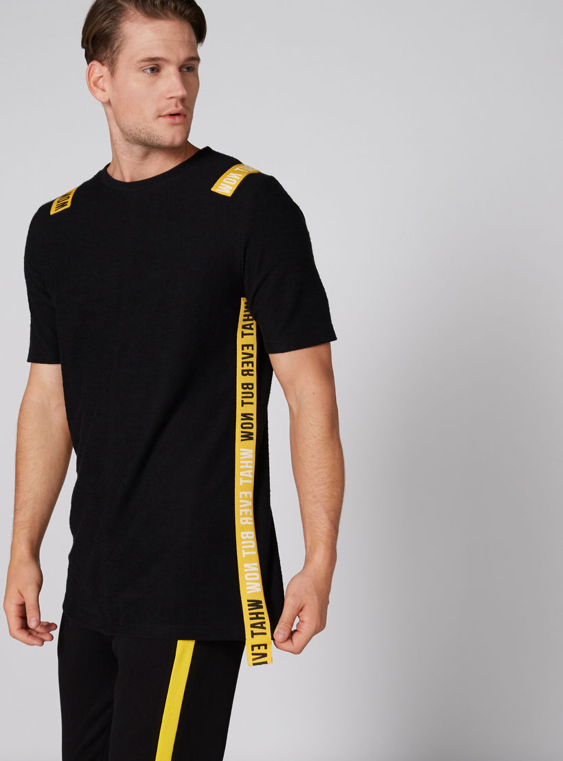 تيشيرت بياقة مستديرة وأكمام قصيرة-men-clothing-tshirtsandpolos-tshirts-image-1