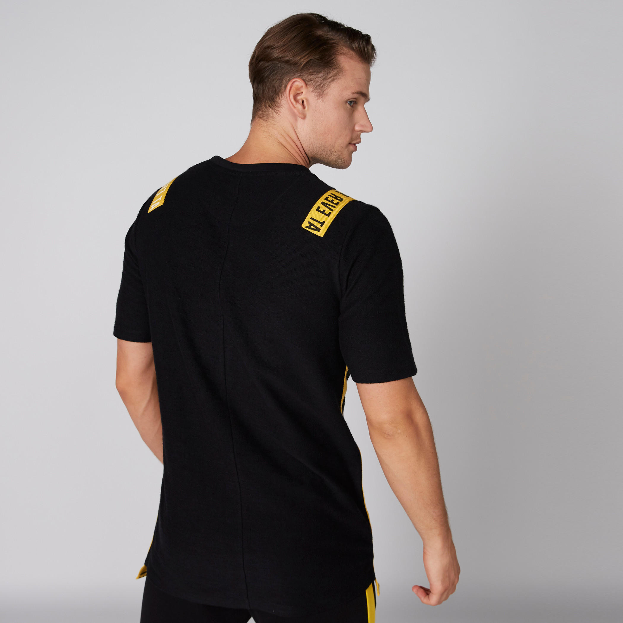 تيشيرت بياقة مستديرة وأكمام قصيرة-men-clothing-tshirtsandpolos-tshirts-image-2