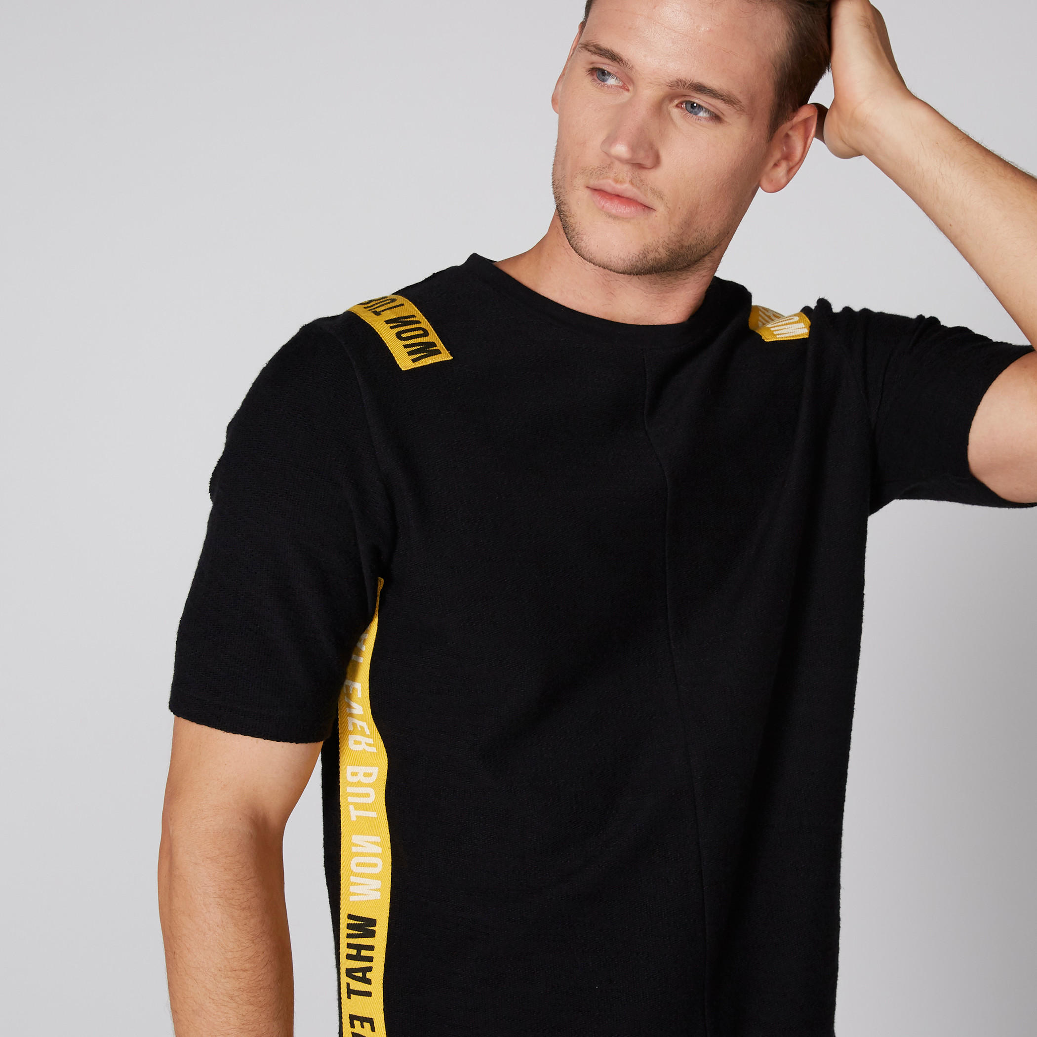 تيشيرت بياقة مستديرة وأكمام قصيرة-men-clothing-tshirtsandpolos-tshirts-image-4
