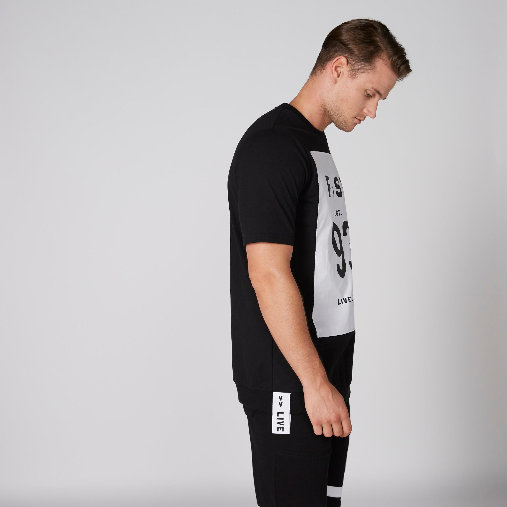 تيشيرت بياقة مستديرة وأكمام قصيرة وطبعات-men-clothing-tshirtsandpolos-tshirts-image-4